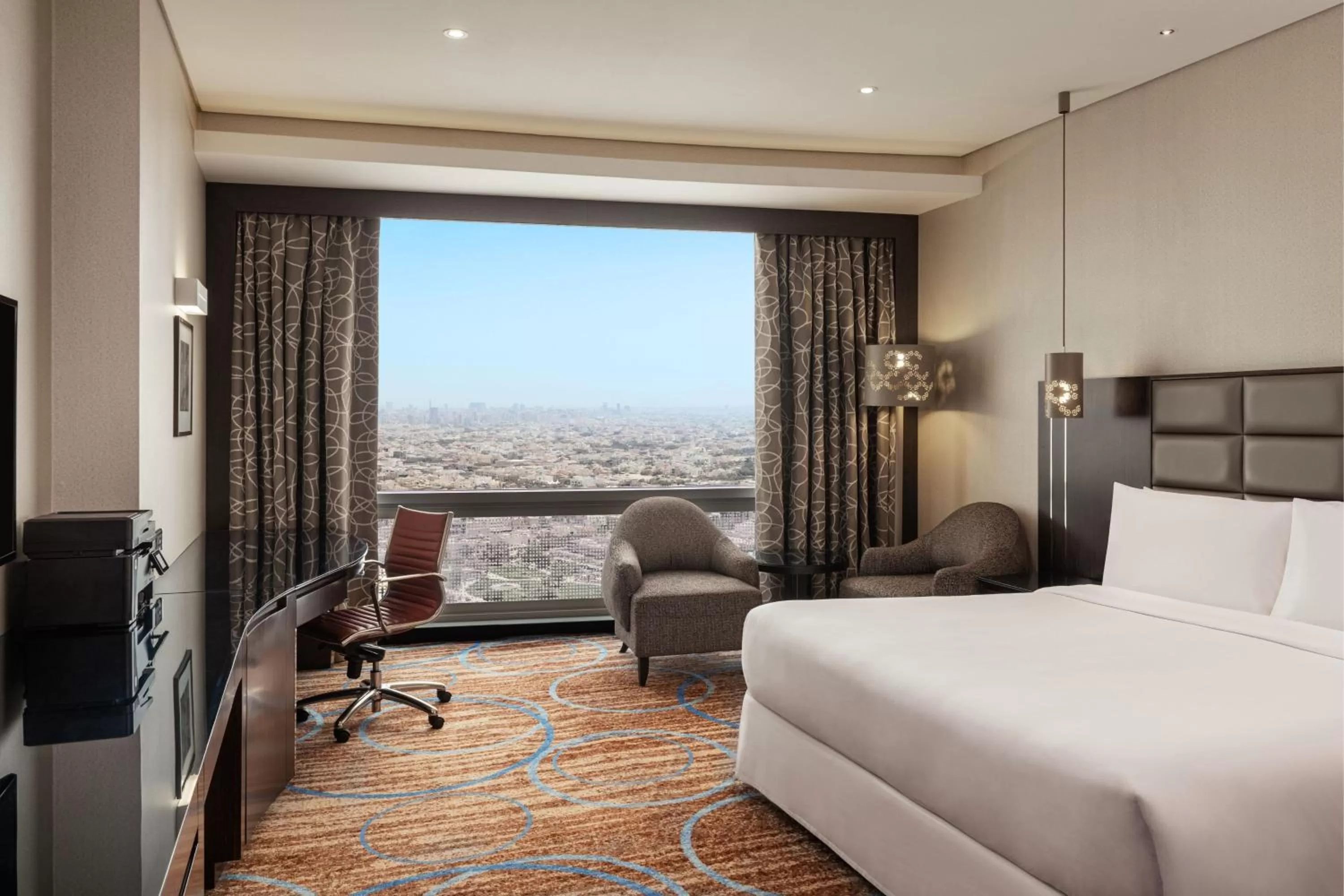 Deluxe Queen Room in Four Points By Sheraton Kuwait