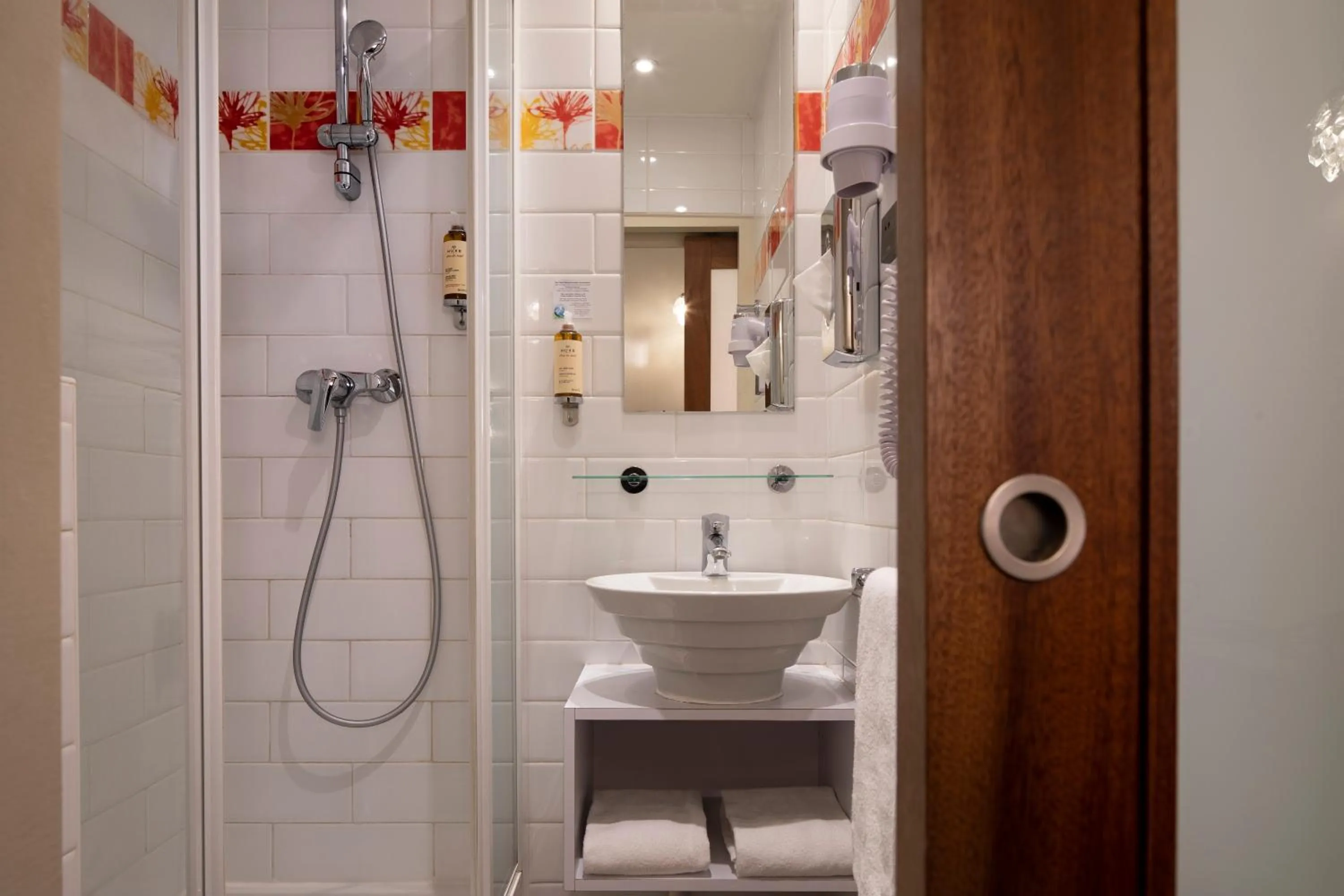 Bathroom in Hôtel Joe M