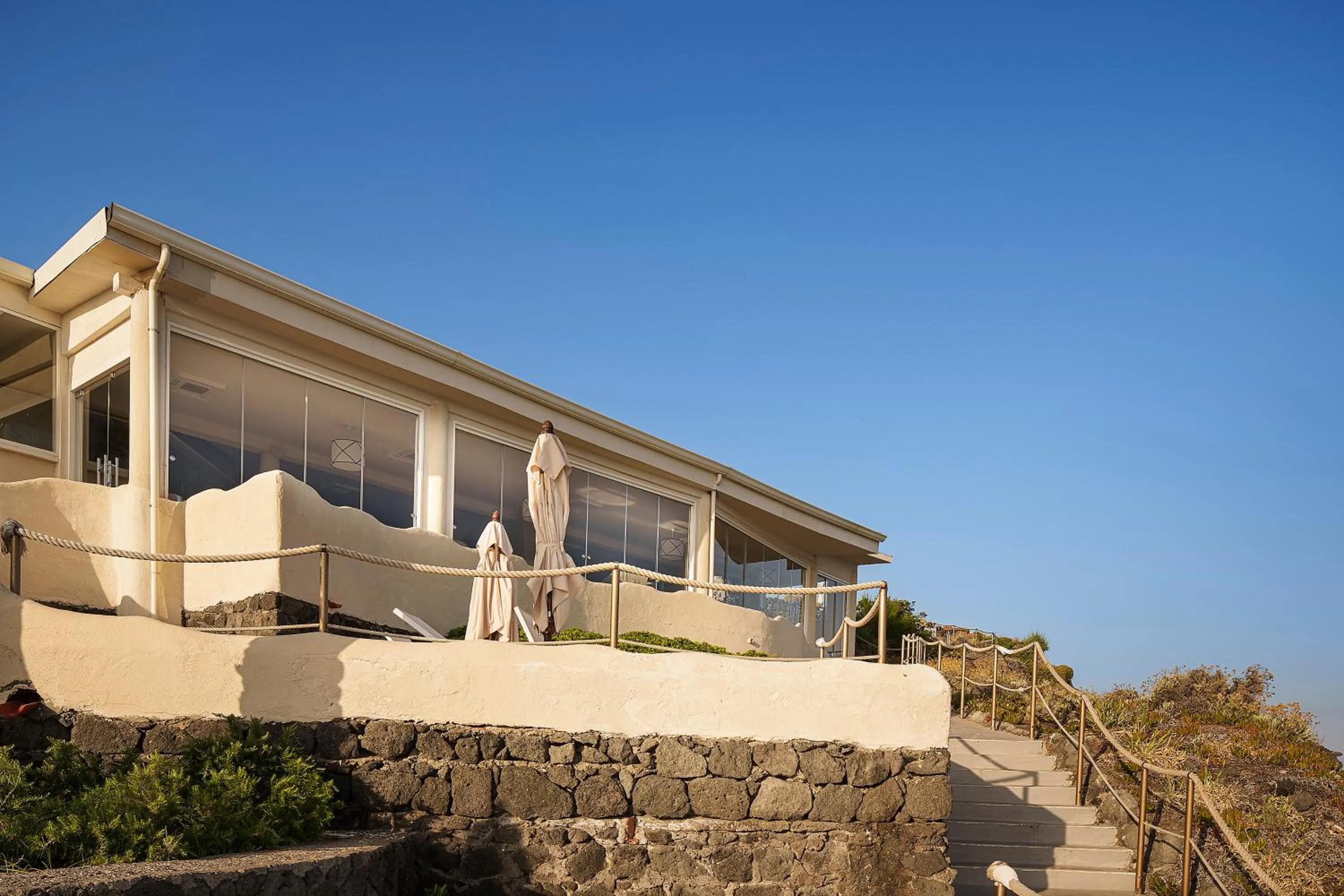 Restaurant/places to eat in Therasia Resort Sea and SPA - The Leading Hotels of the World