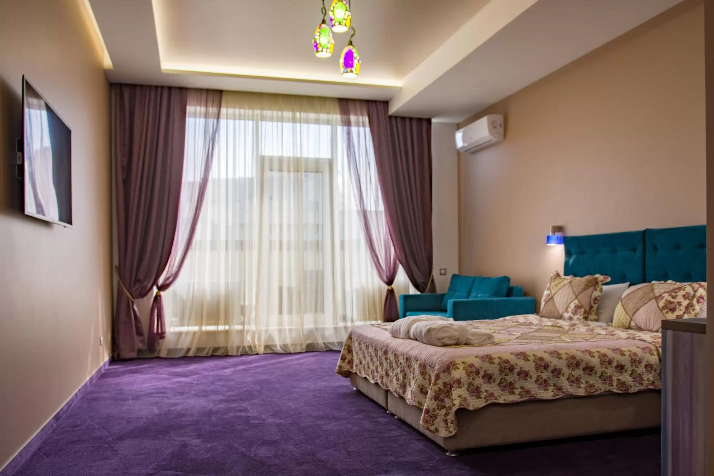 TV and multimedia, Bed in Horizon Hotel