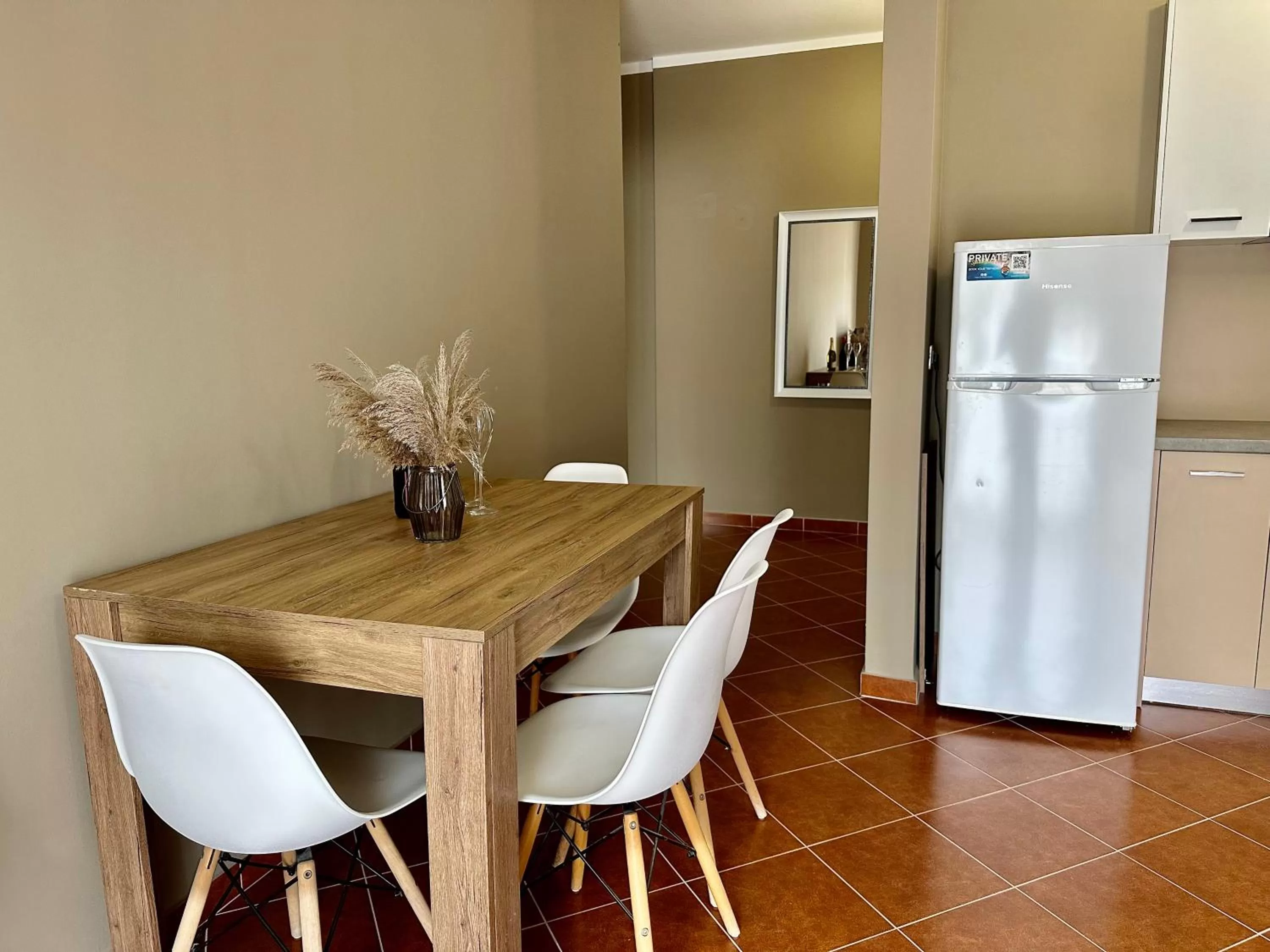 Kitchen or kitchenette, Dining Area in FAMILY SUITE RESIDENCE