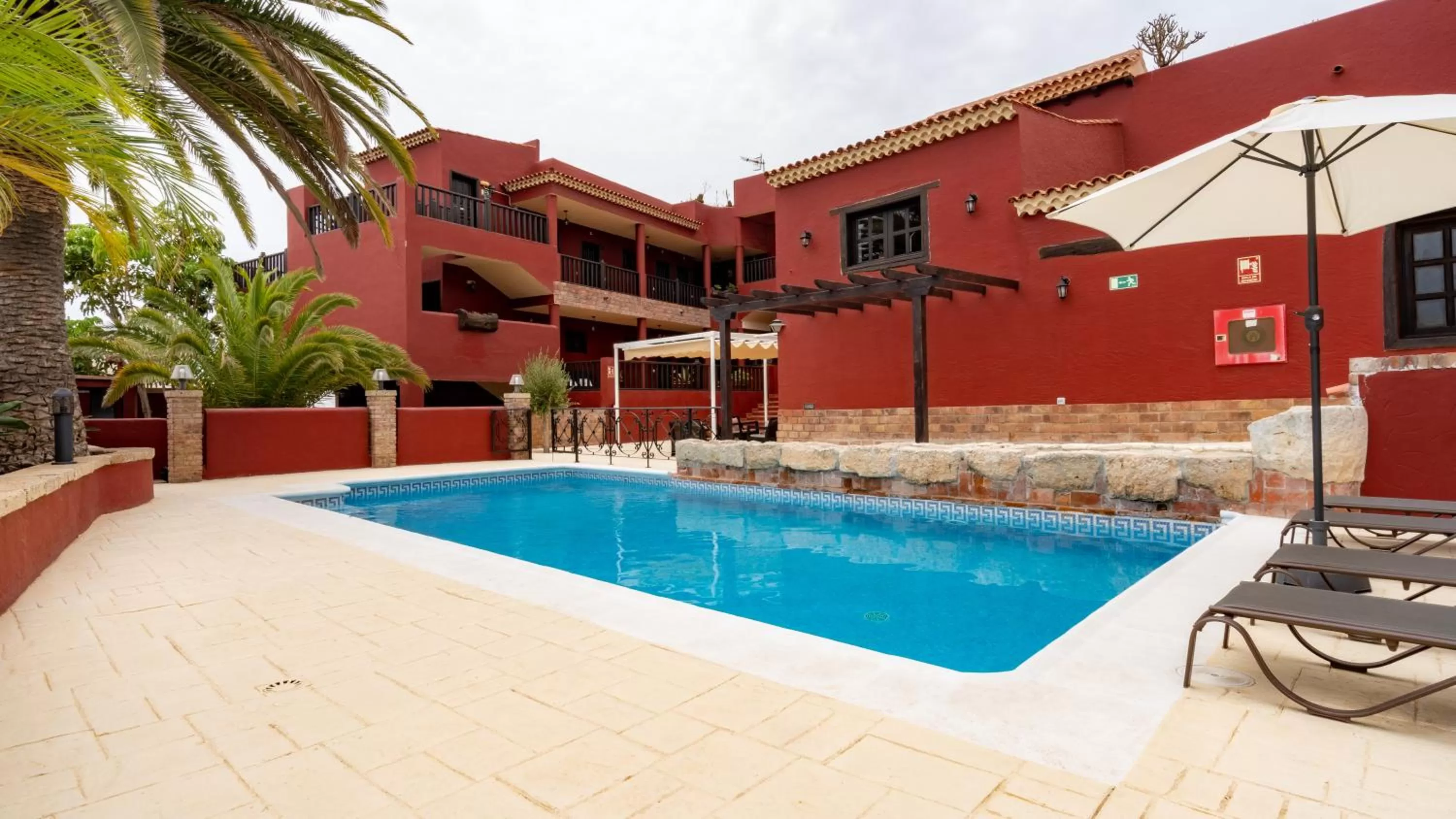Pool view in Hotel Ecolife Tenerife