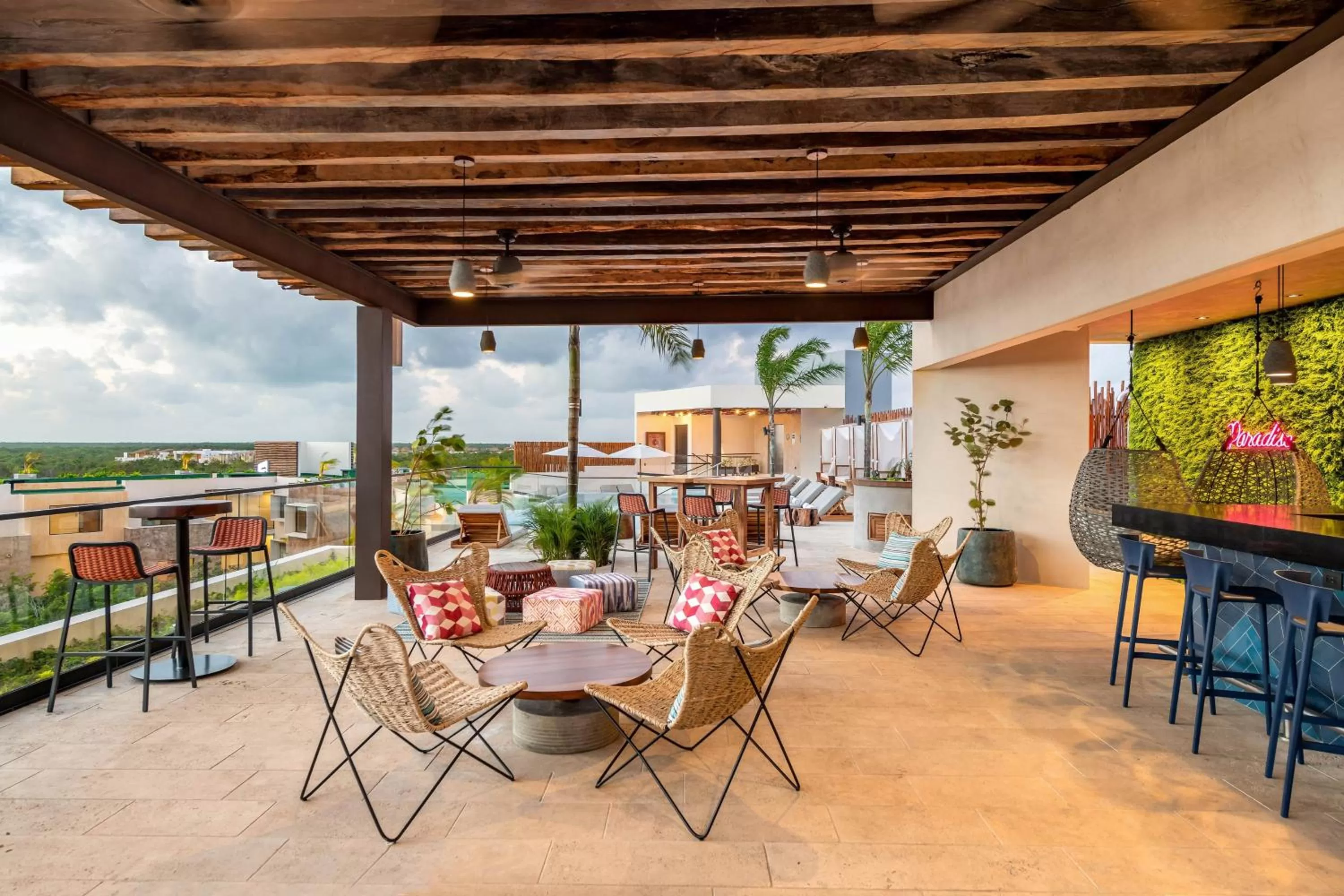Lounge or bar in Aloft Tulum