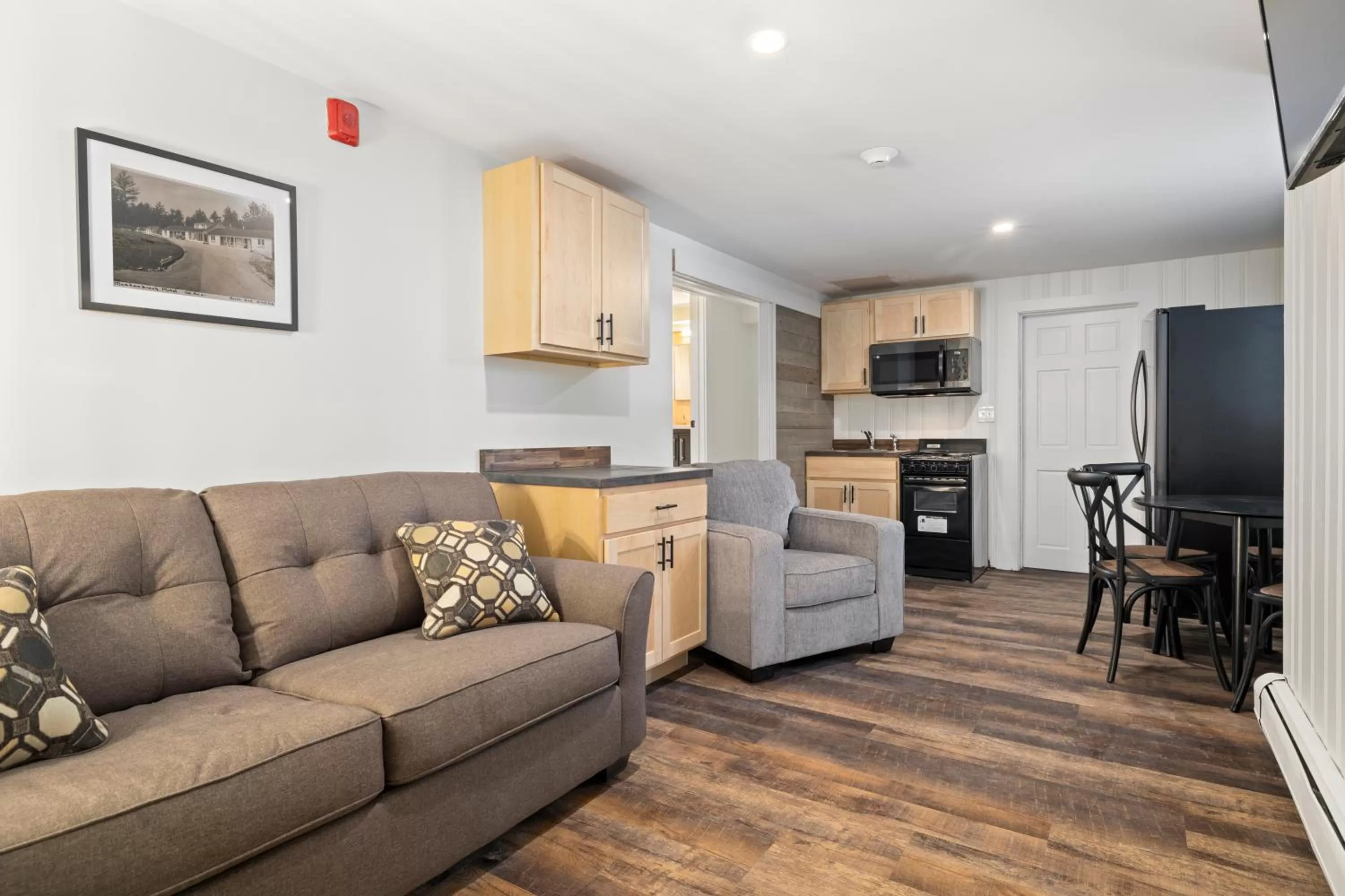 Kitchen or kitchenette in The Inn & More