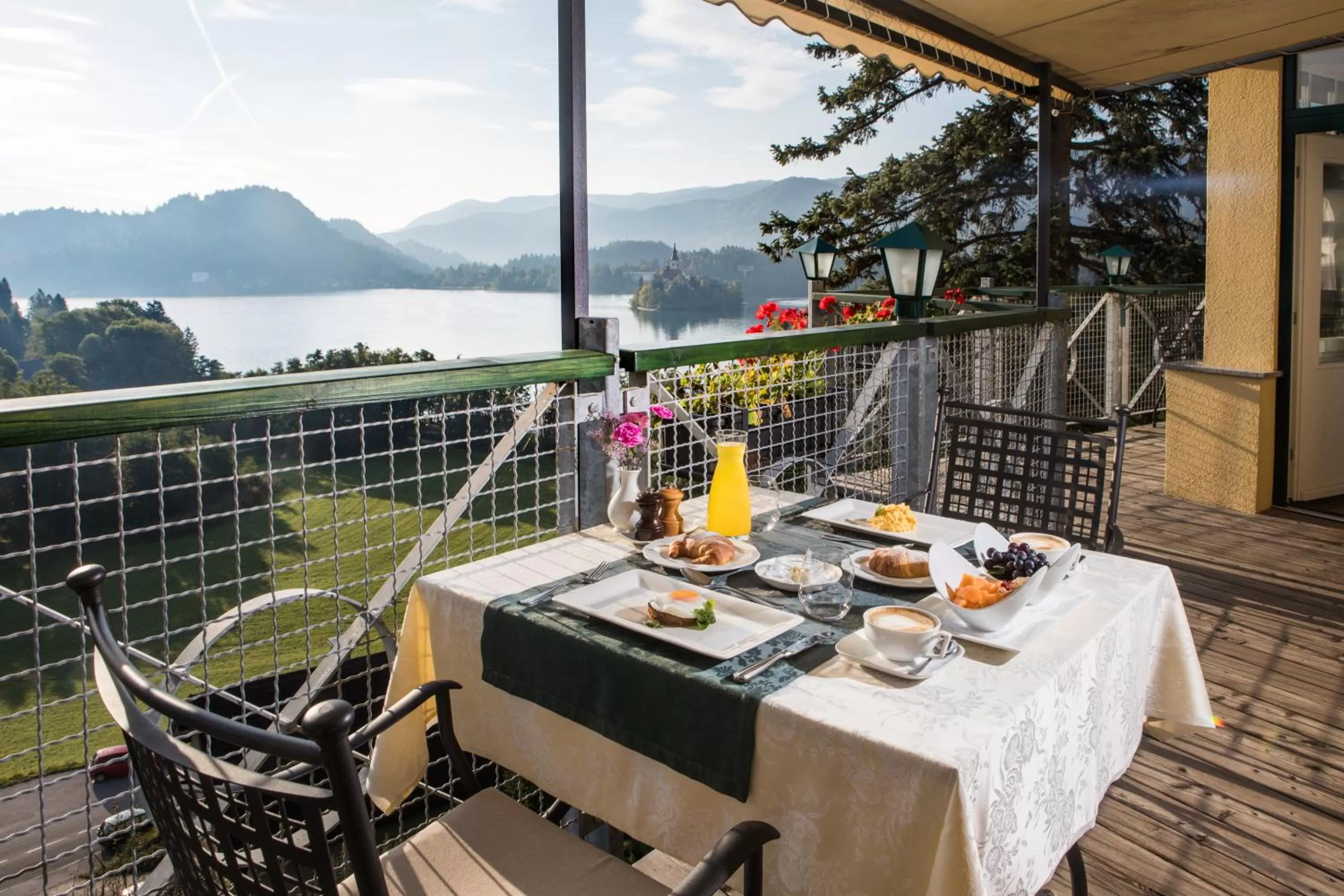 Restaurant/places to eat in Hotel Triglav