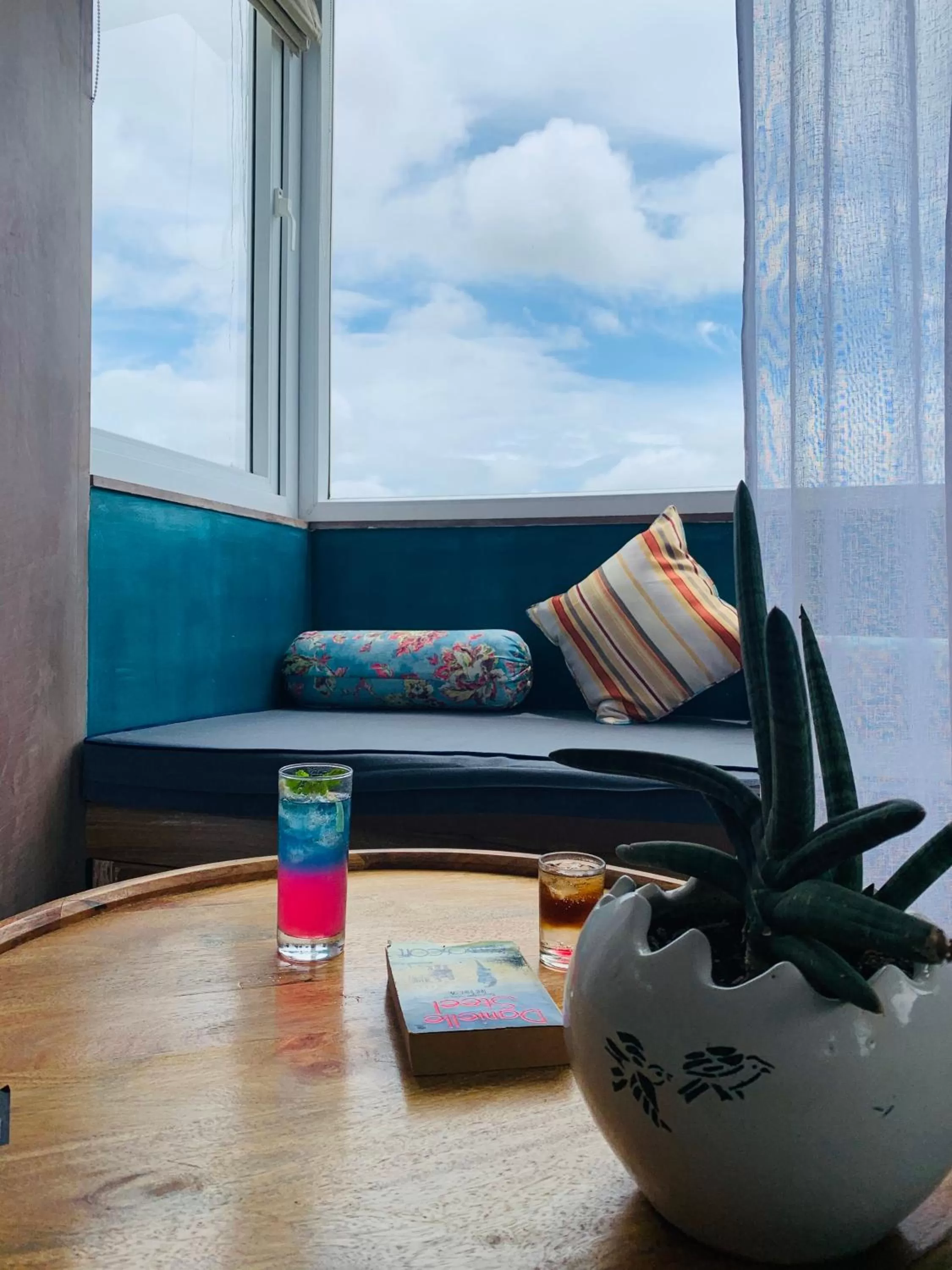 Seating area in Casa Blanca Lakecity