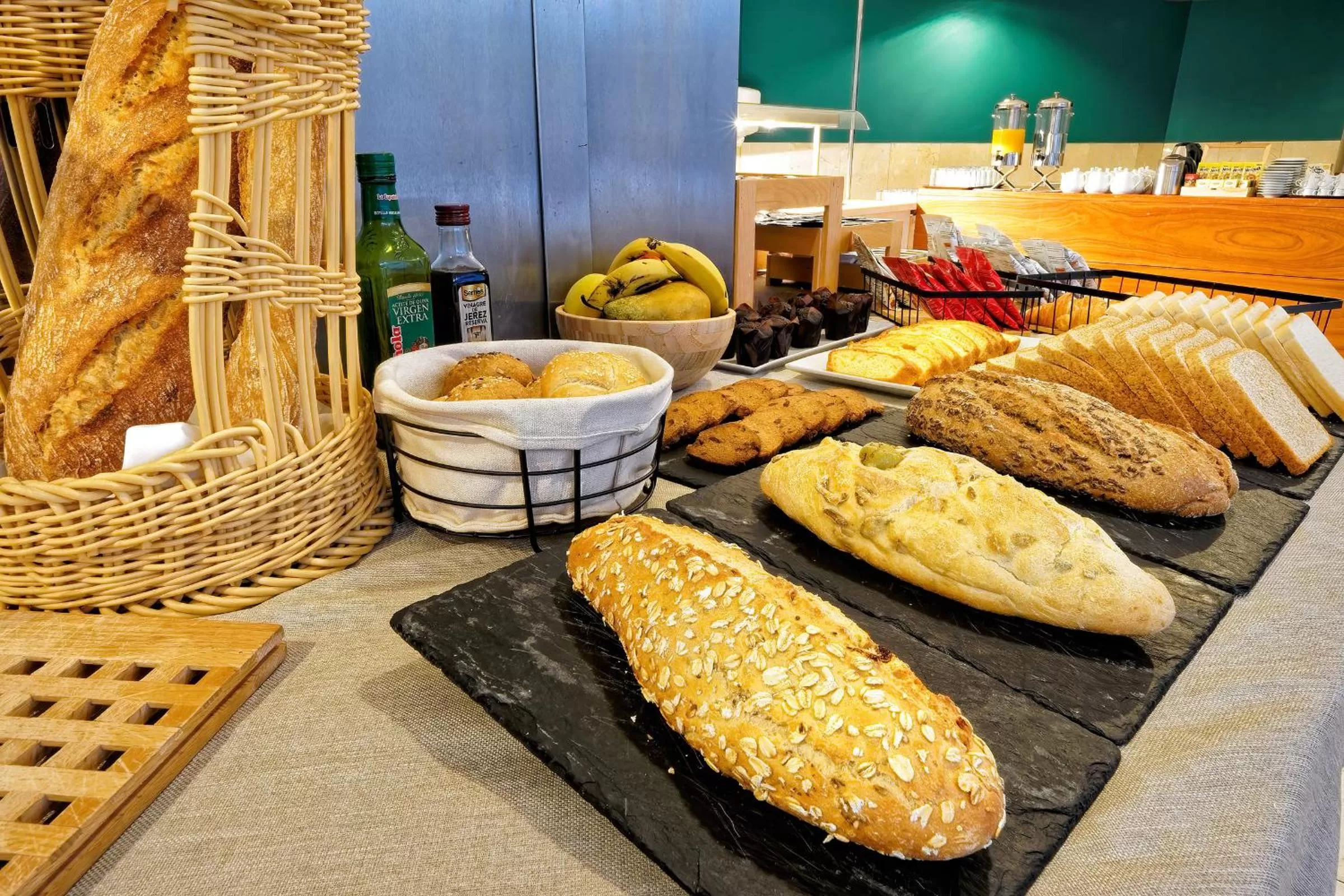 Restaurant/places to eat in Morasol Suites