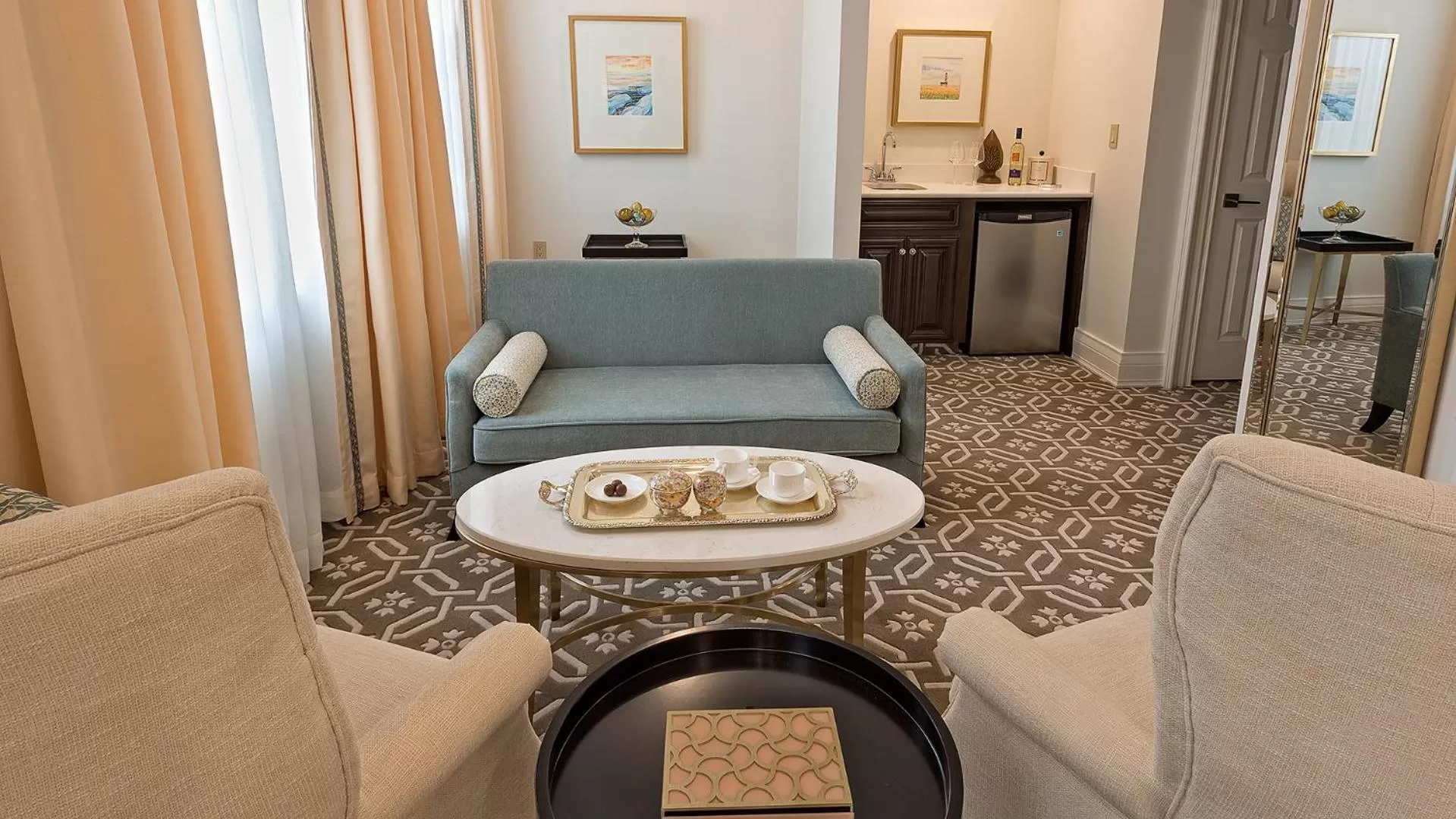 Living room in Sydney Boutique Inn & Suites