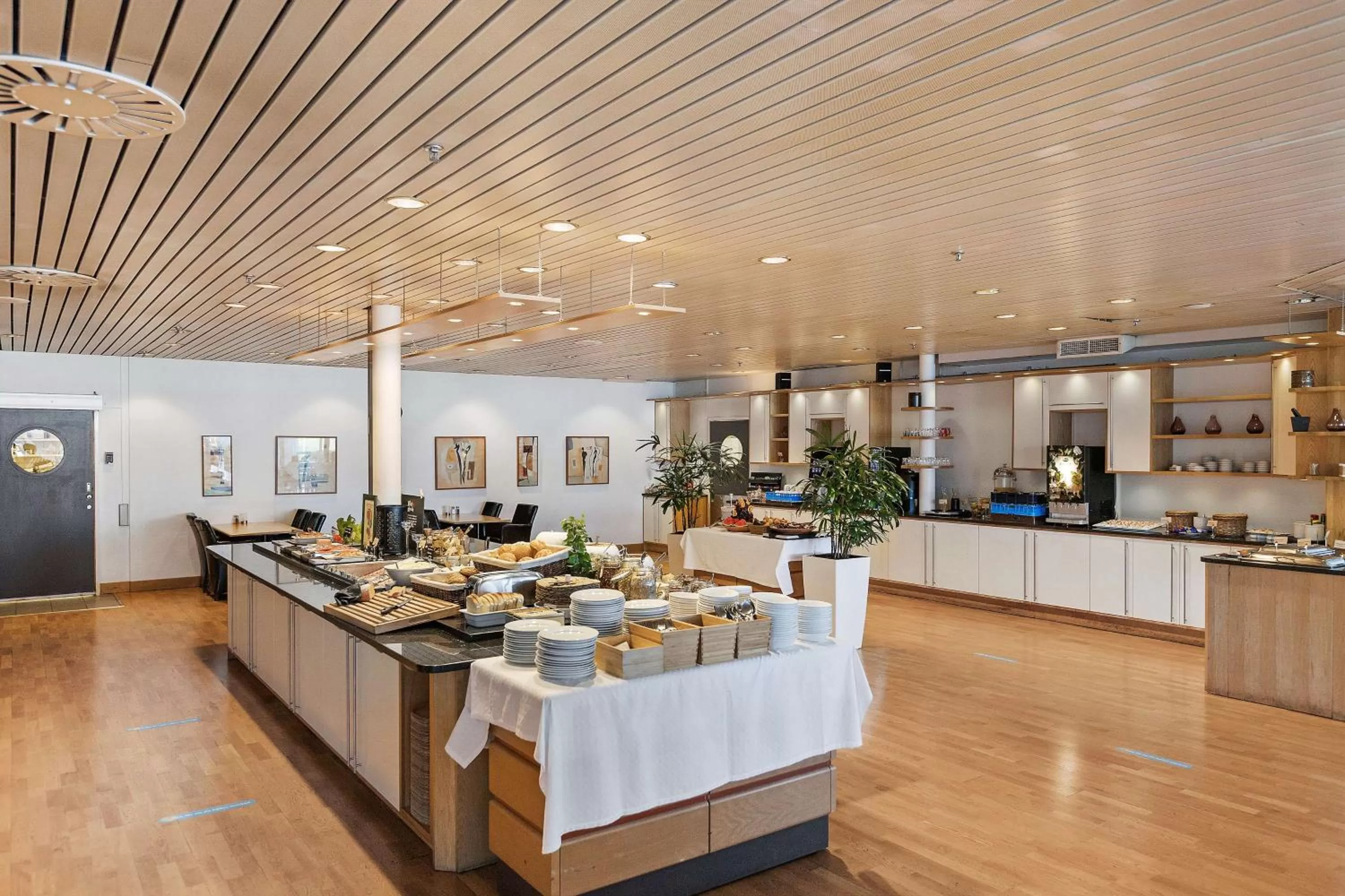 Restaurant/places to eat in Best Western Eurostop Orebro