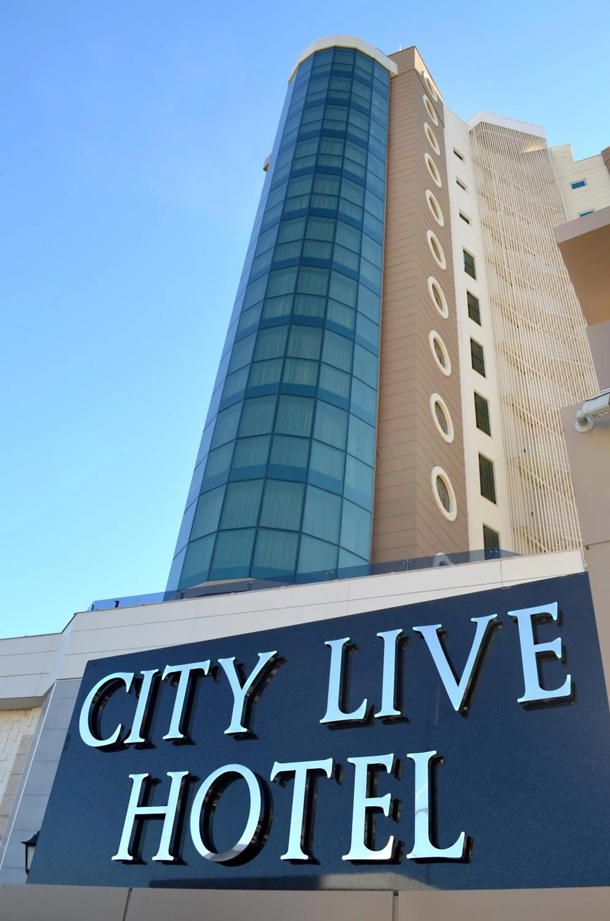 Facade/entrance in City Live Hotel
