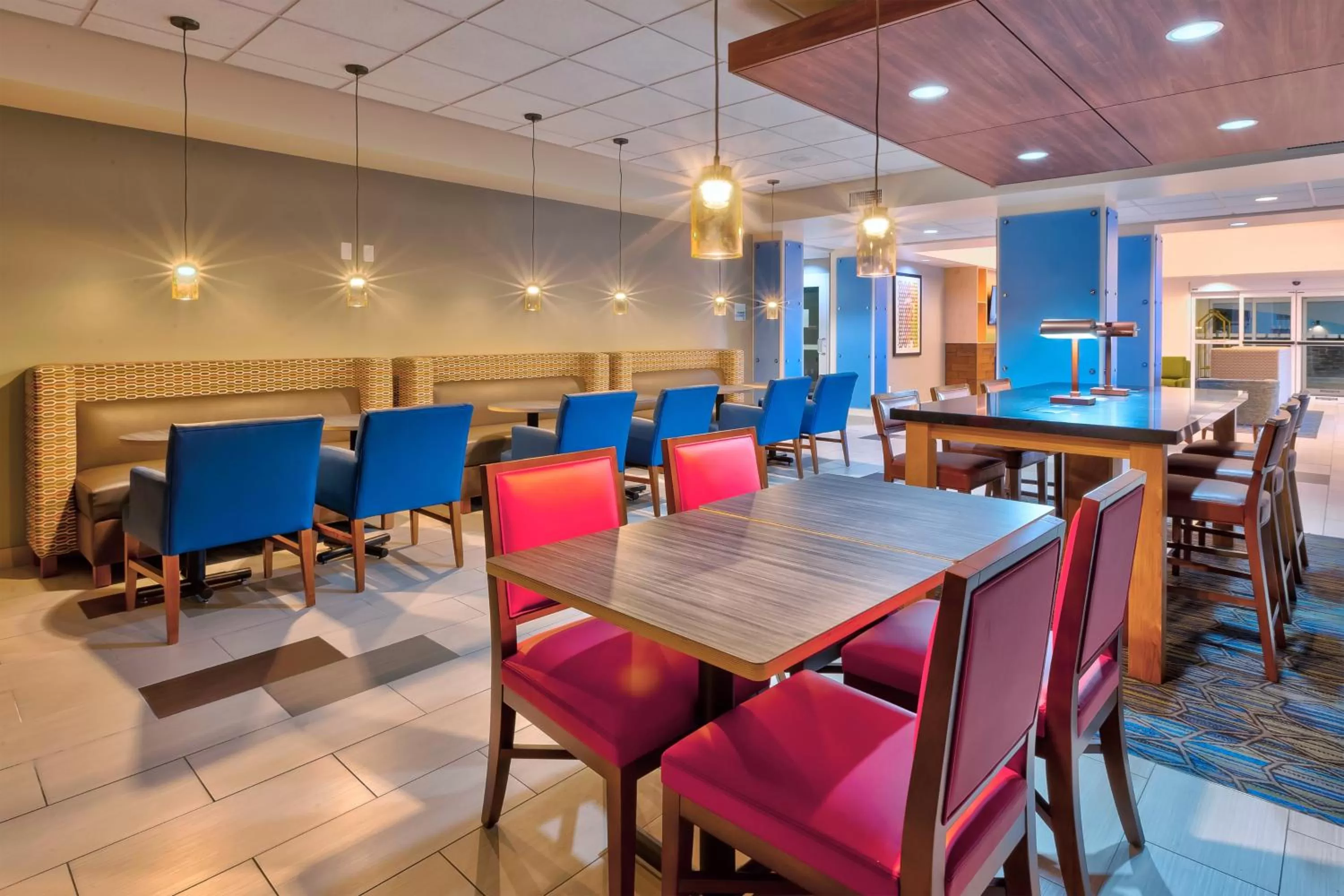 Breakfast in Holiday Inn Express & Suites - Effingham by IHG