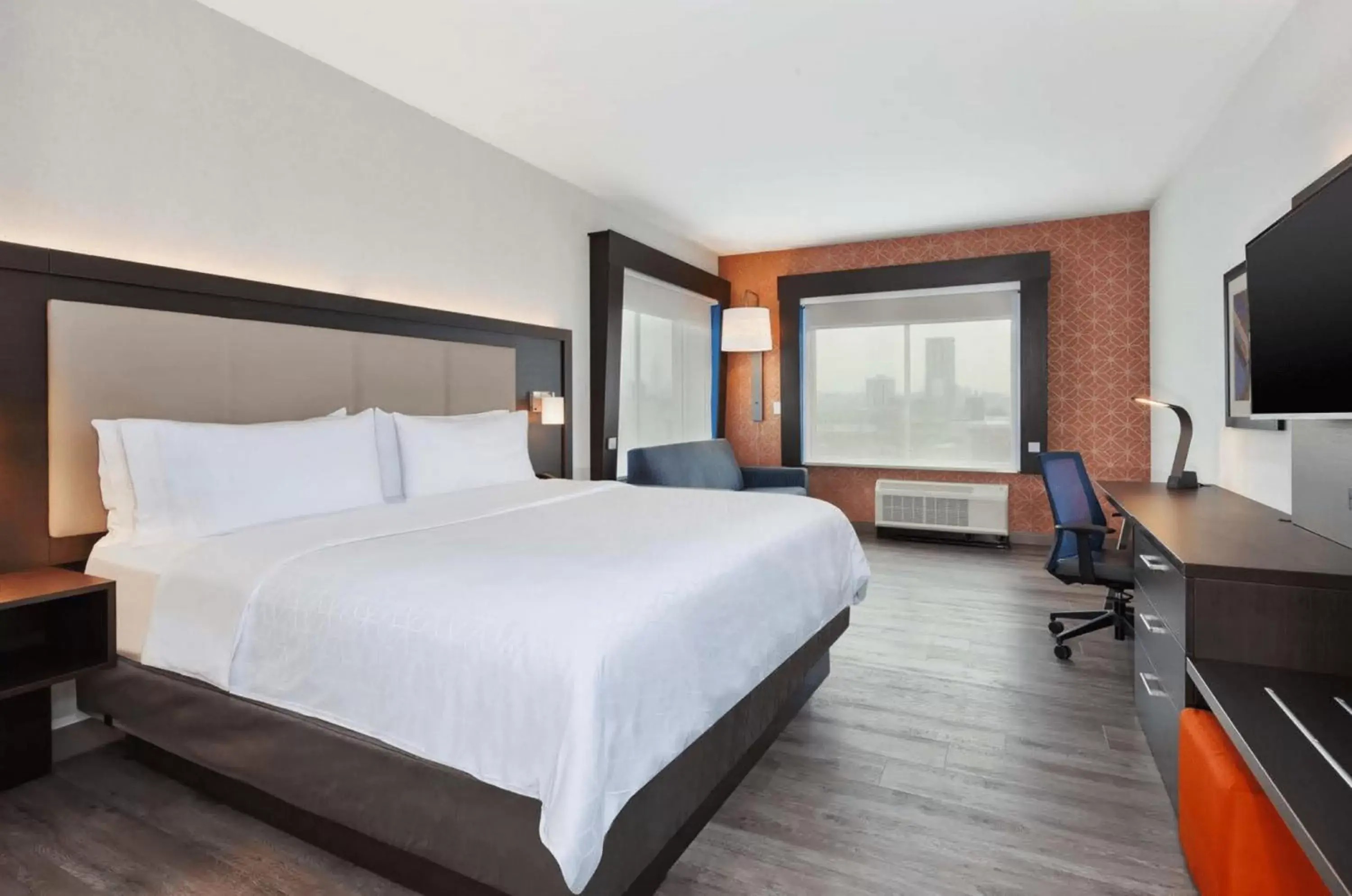 King Suite with Roll-in Shower - Mobility Access in Holiday Inn Express & Suites Jersey City - Holland Tunnel by IHG King Suite with Roll-in Shower - Mobility Access in Holiday Inn Express & Suites Jersey City - Holland Tunnel by IHG