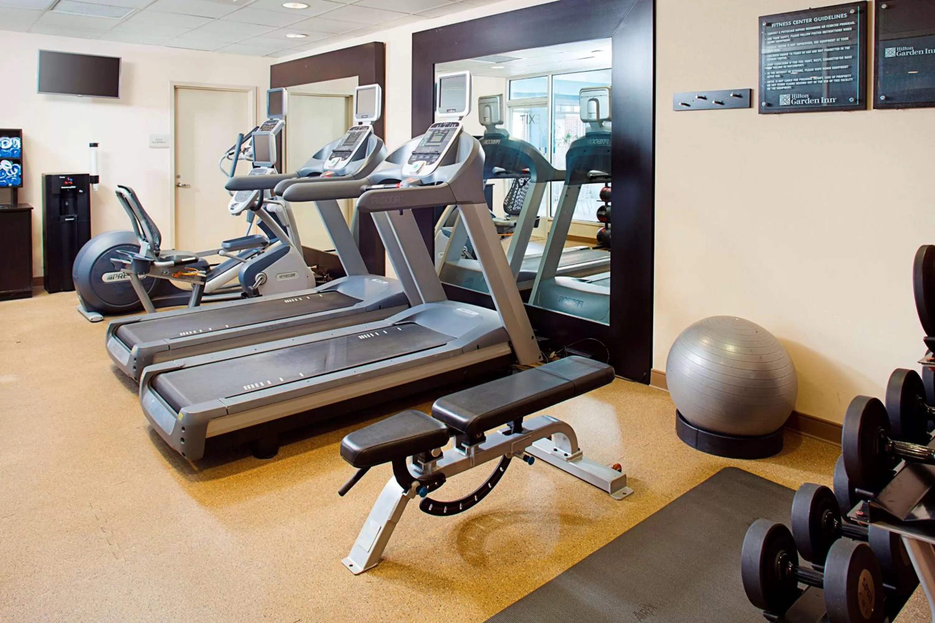 Fitness centre/facilities in Hilton Garden Inn Hartford North-Bradley International Airport