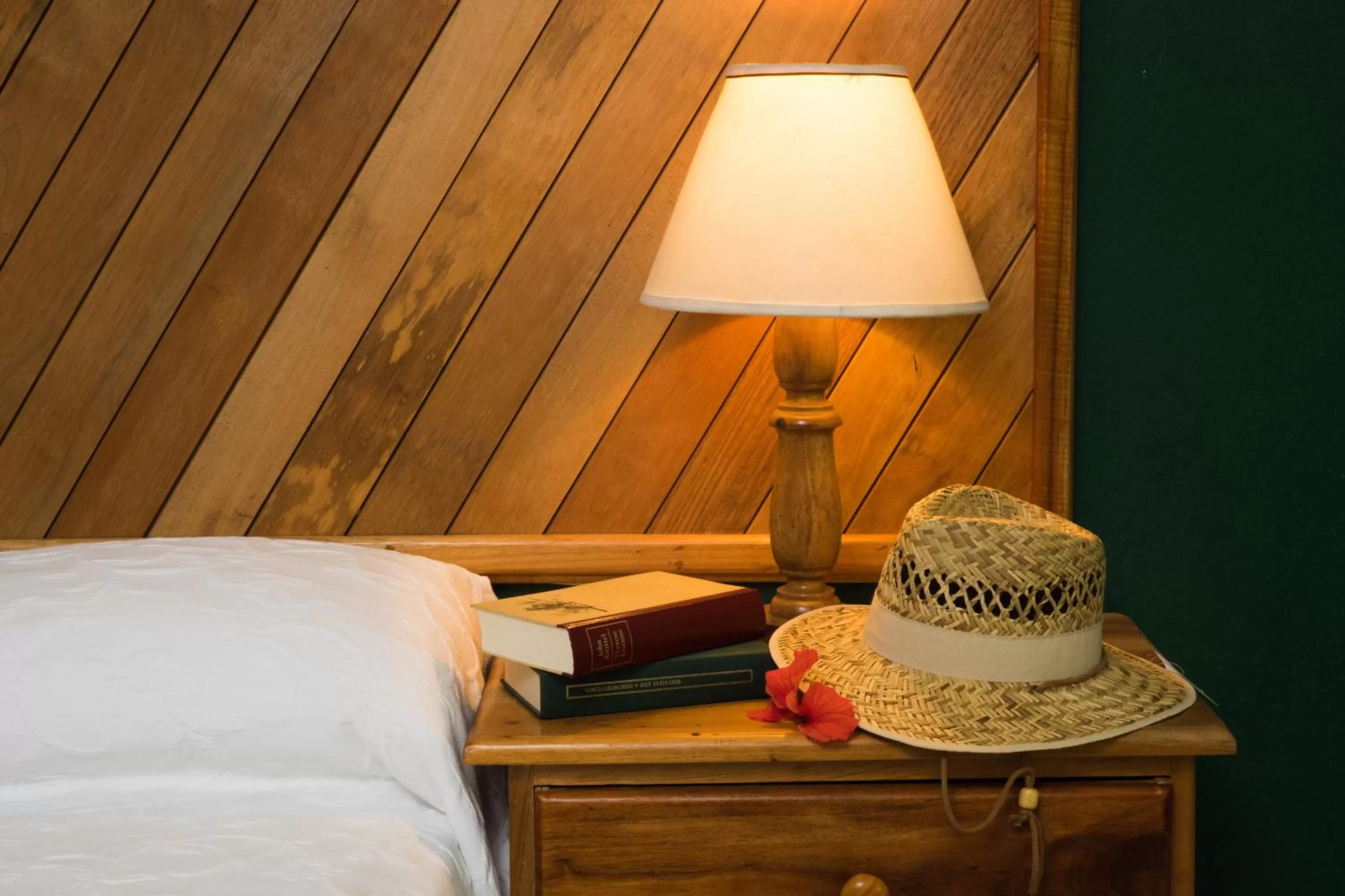 Coffee/tea facilities, Bed in Legends Beach Resort