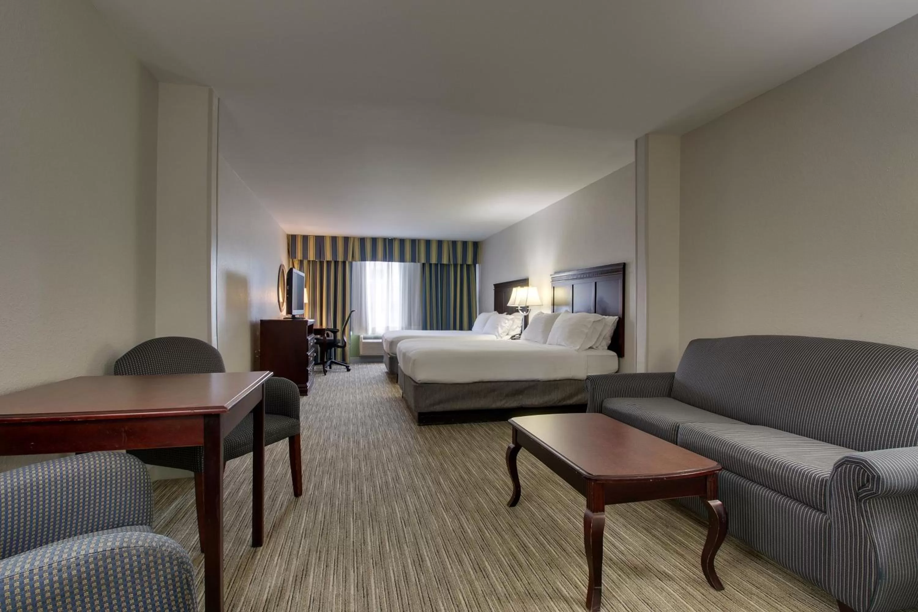 Bedroom, Bed in Holiday Inn Express Hotel & Suites Middleboro Raynham by IHG