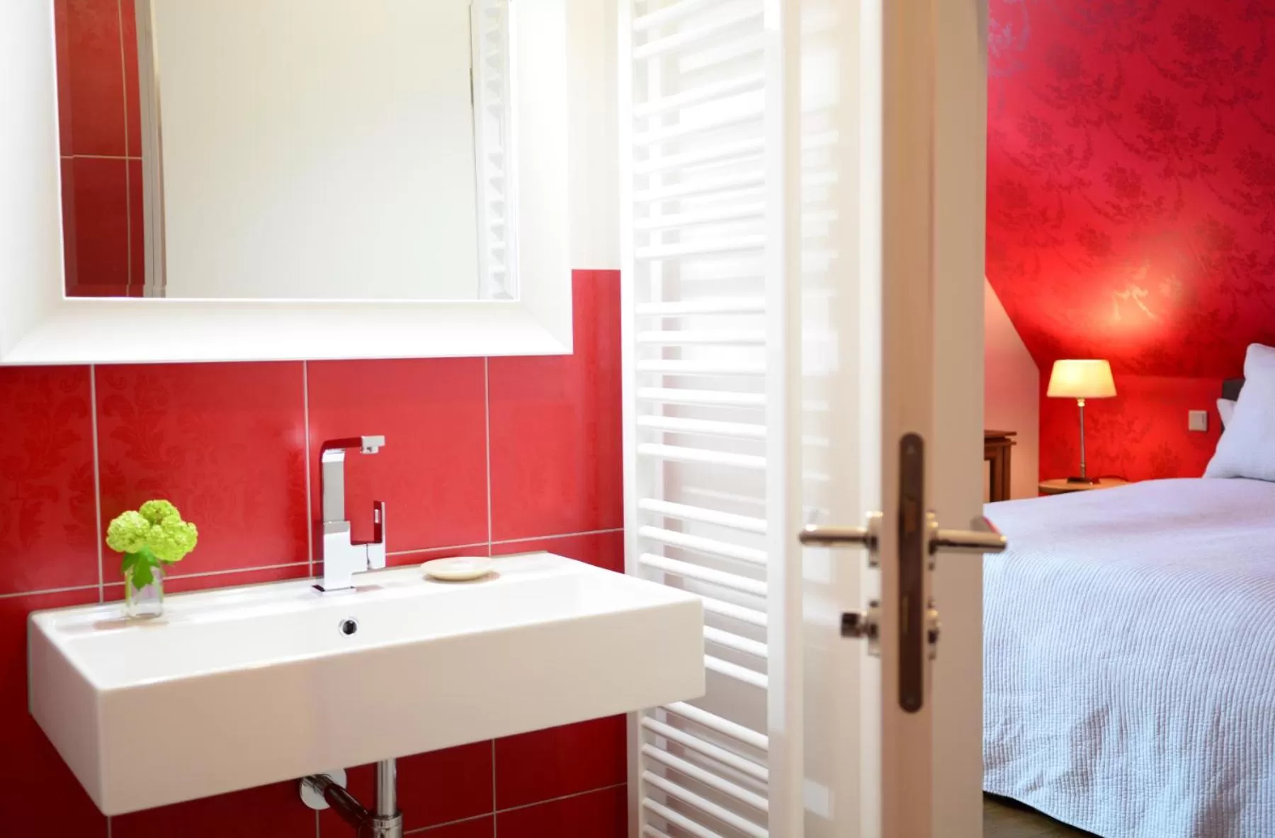 Bathroom, Bed in Hotel No. 11