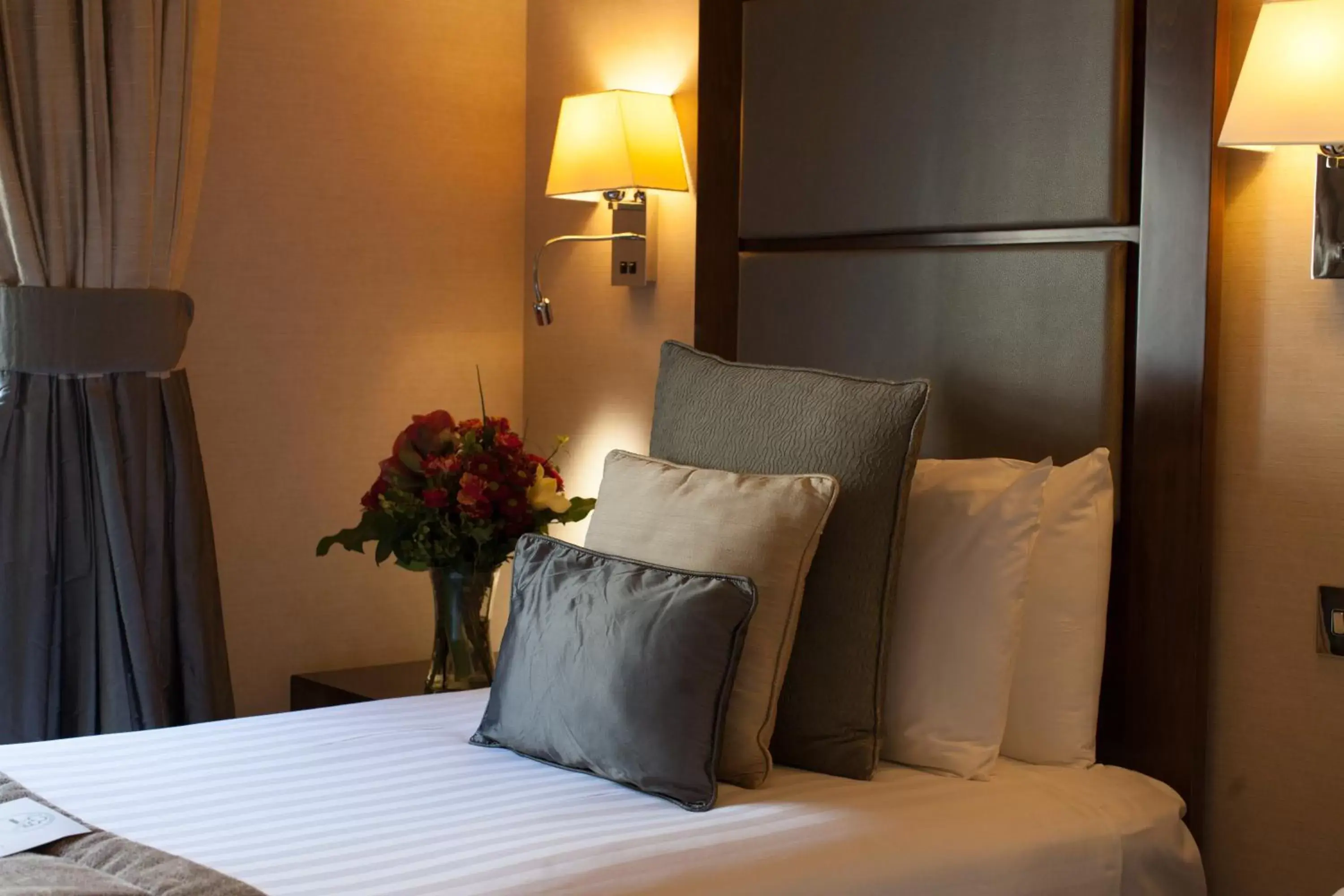 Standard Single Room in Gem Strathmore Hotel Standard Single Room in Gem Strathmore Hotel