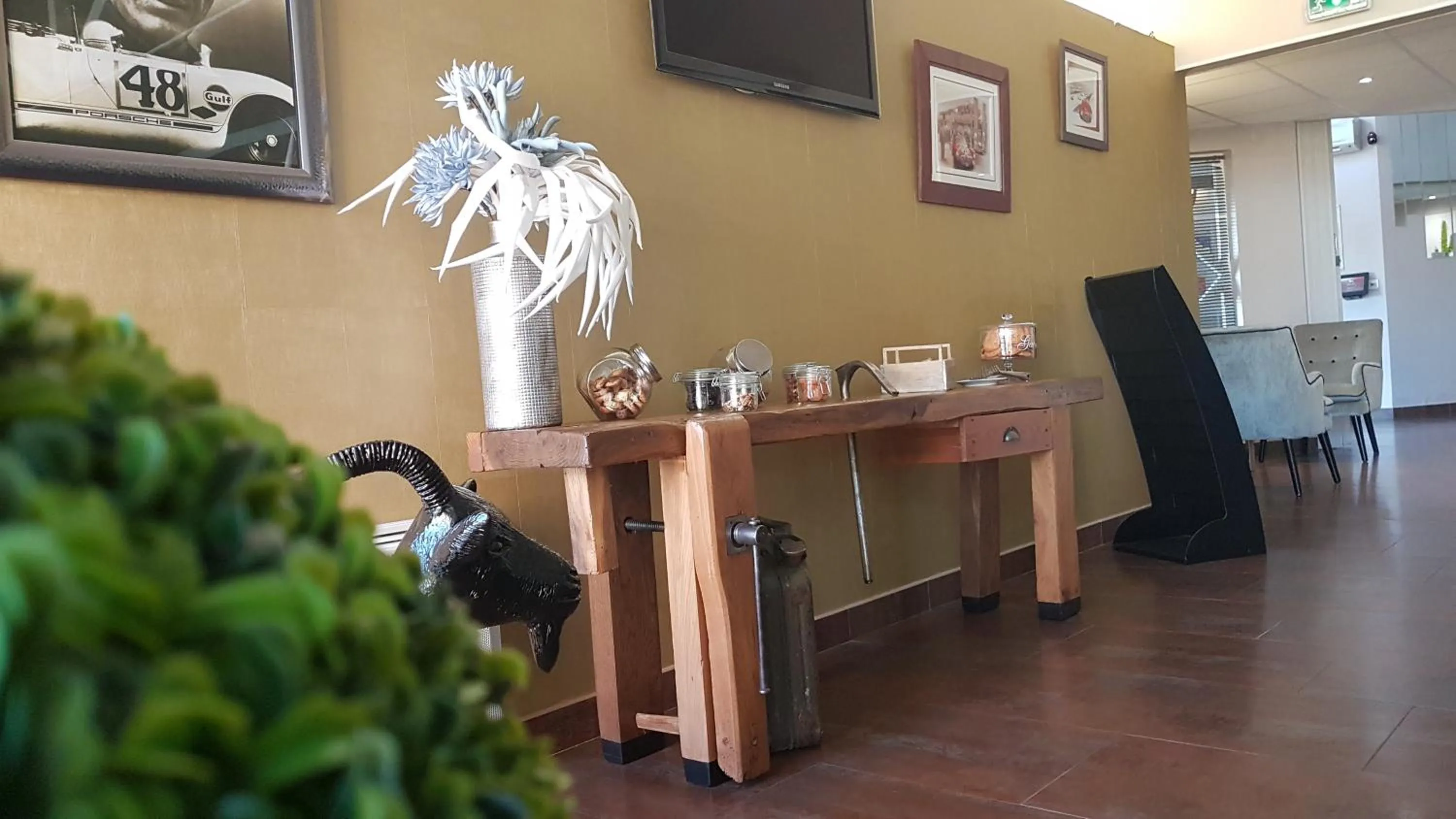 Decorative detail in Contact Hotel Atoll