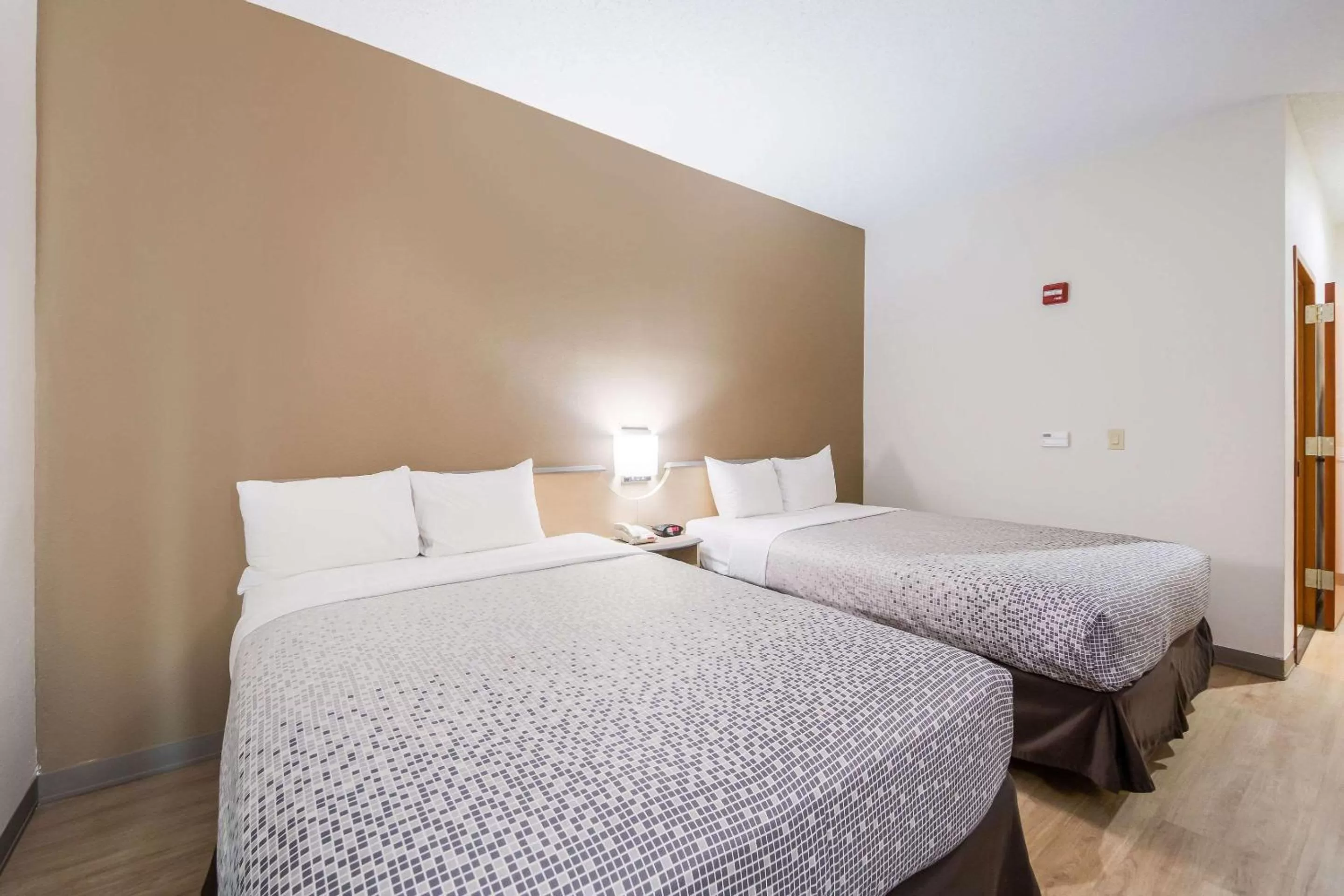 Photo of the whole room in Econo Lodge Laredo - Nuevo Laredo