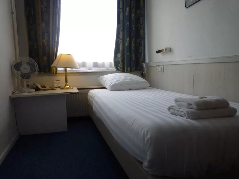 Single Room with Private Bathroom in Hotel de Munck