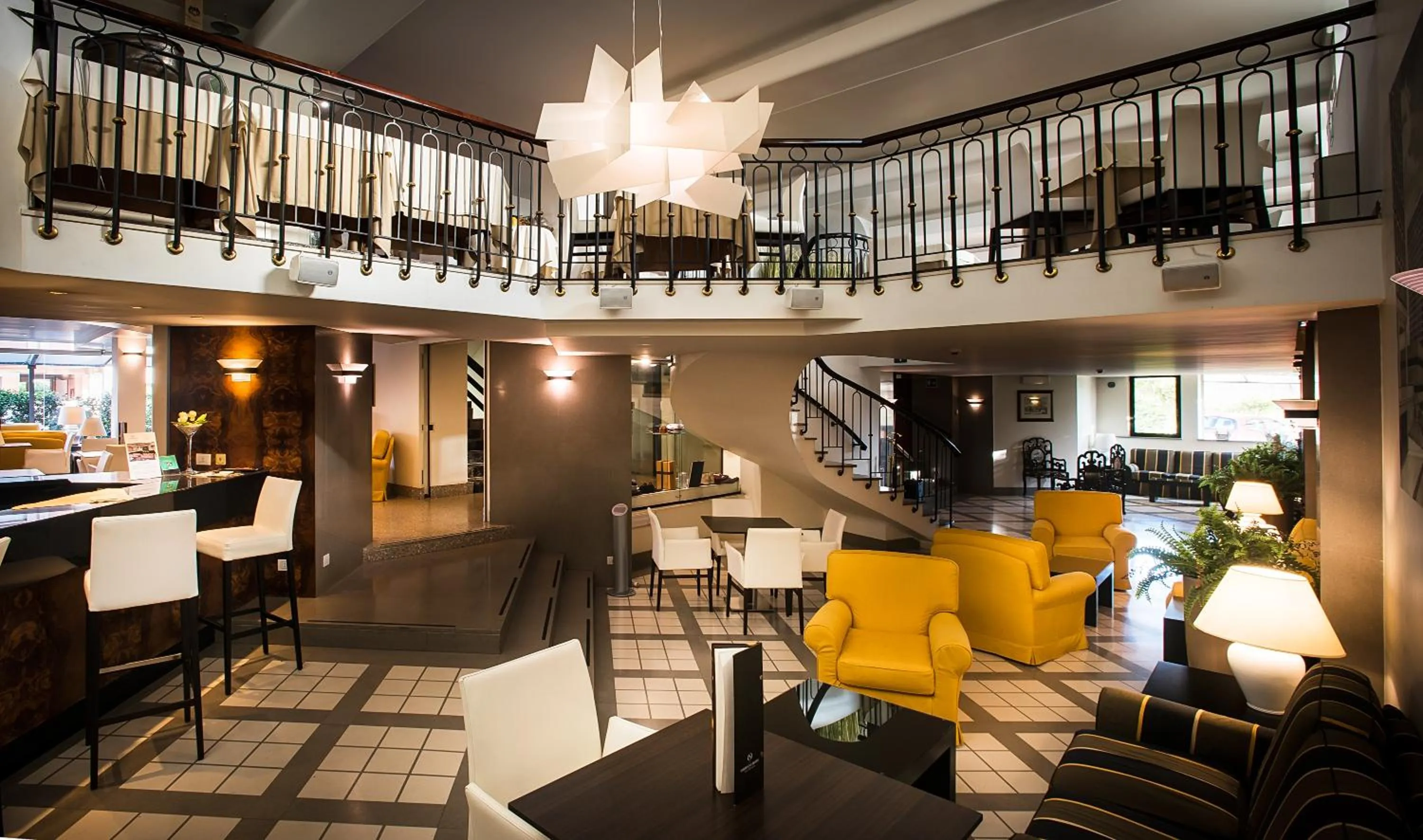 Lobby or reception in Sardegna Hotel - Suites & Restaurant