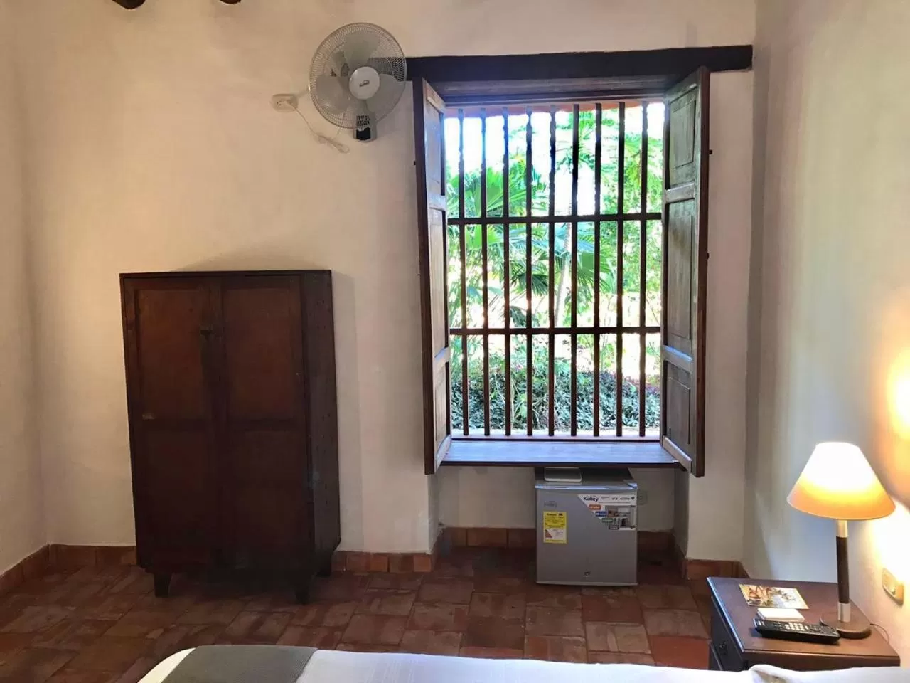 TV/Entertainment Center in Achiotte Hotel Boutique by Masaya