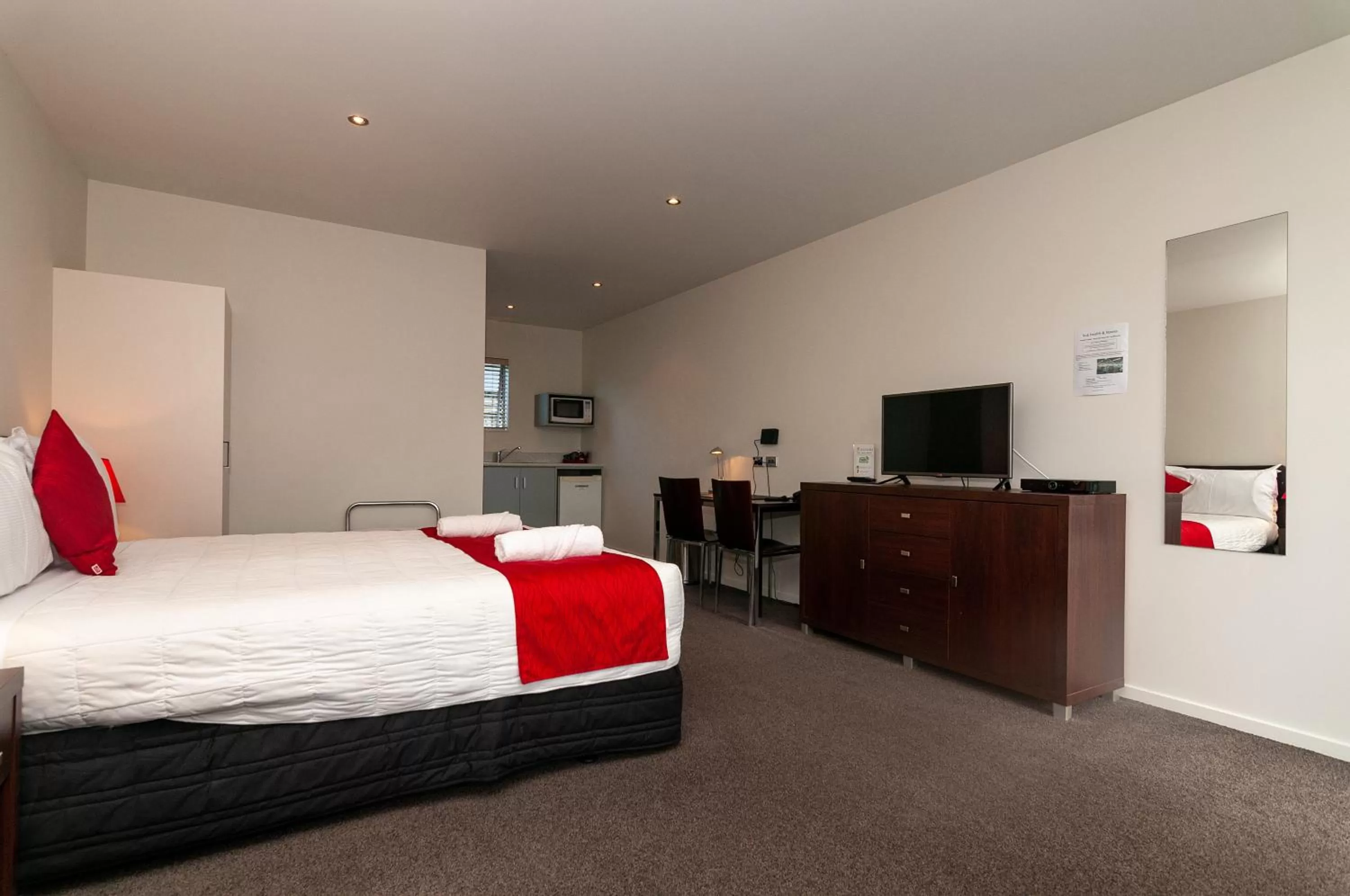 Bed in The Park Motel