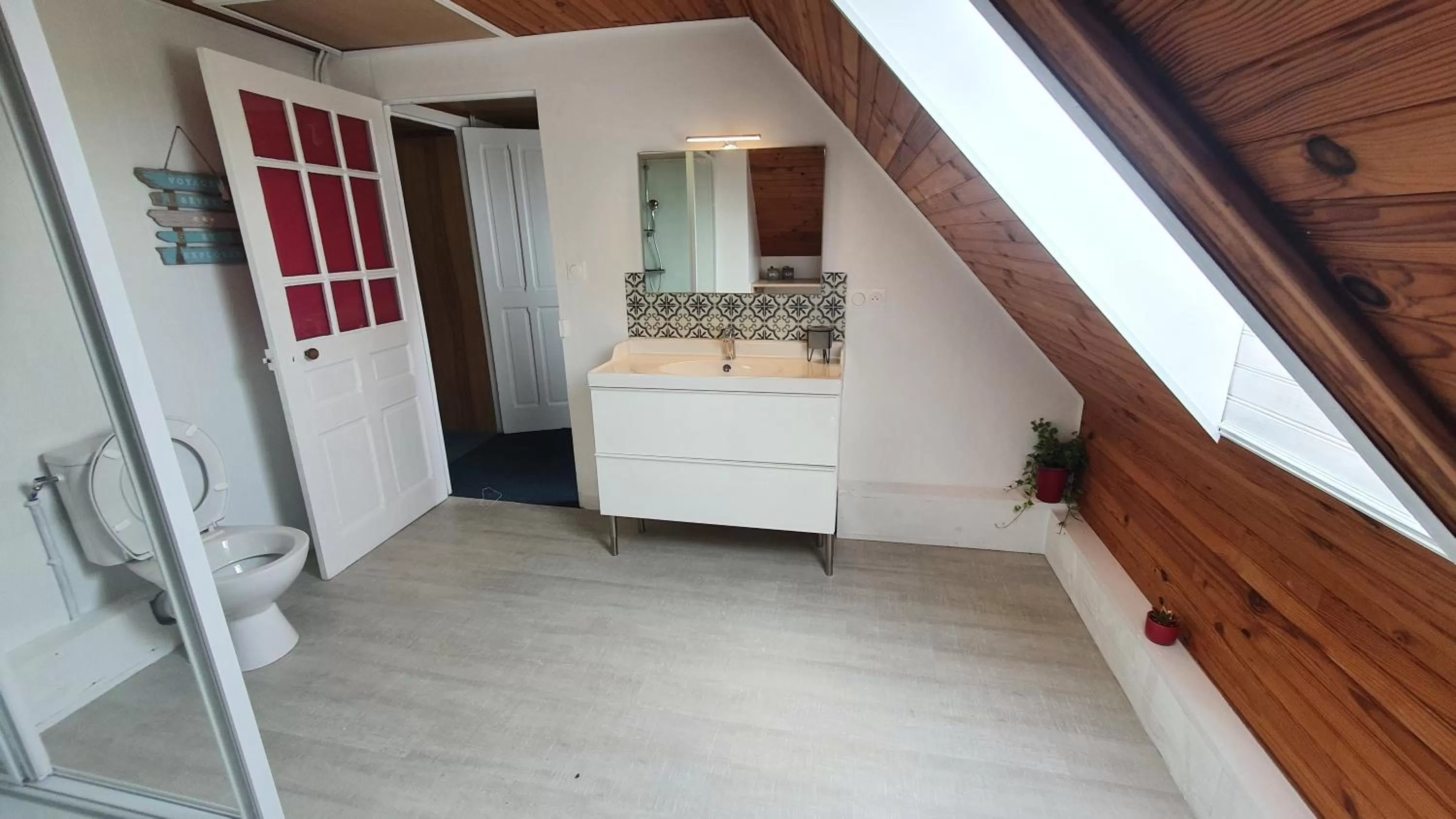 Bathroom in La Maison de la Côte des Légendes