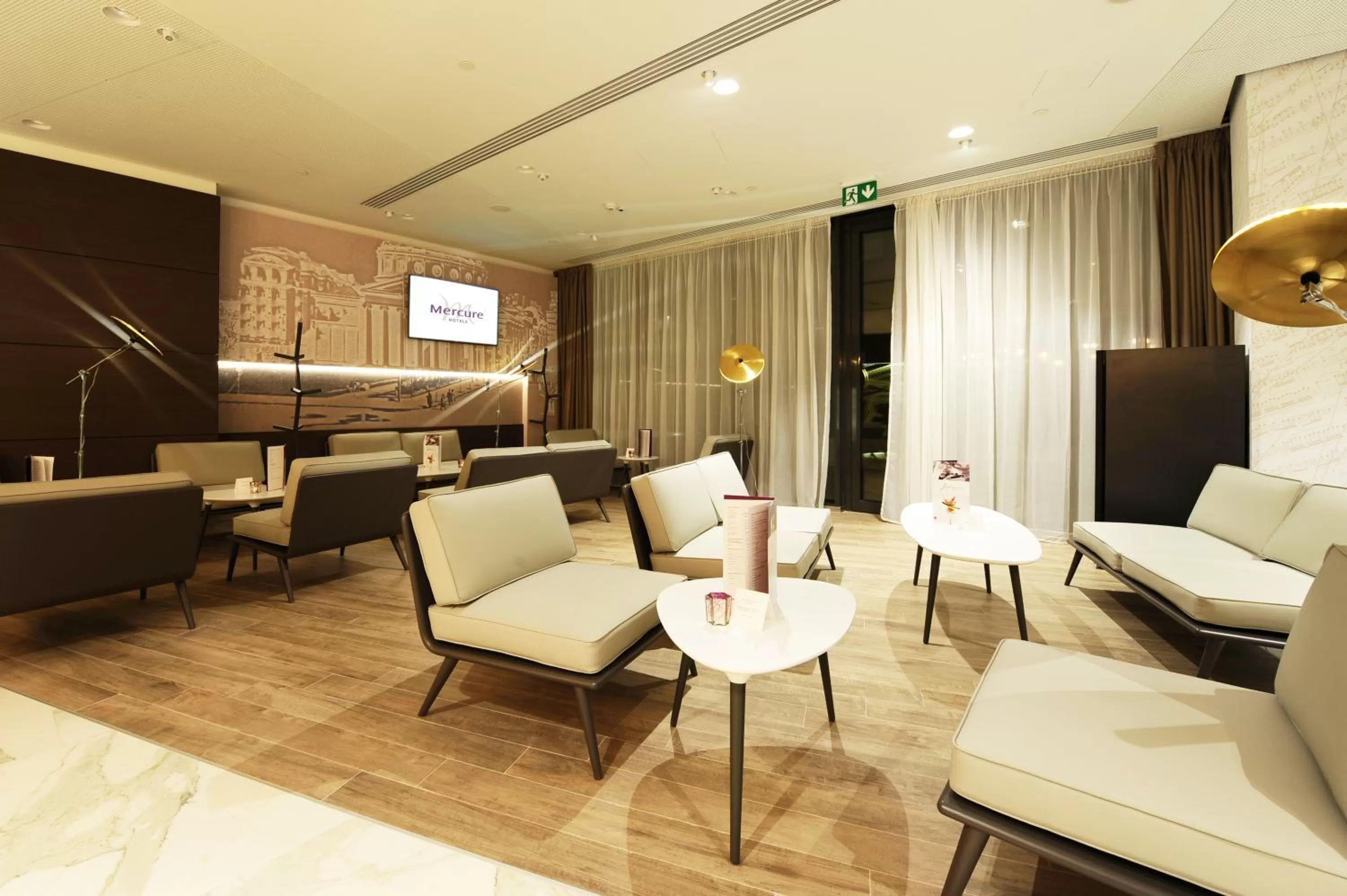 Lounge or bar in Mercure Bucharest City Center