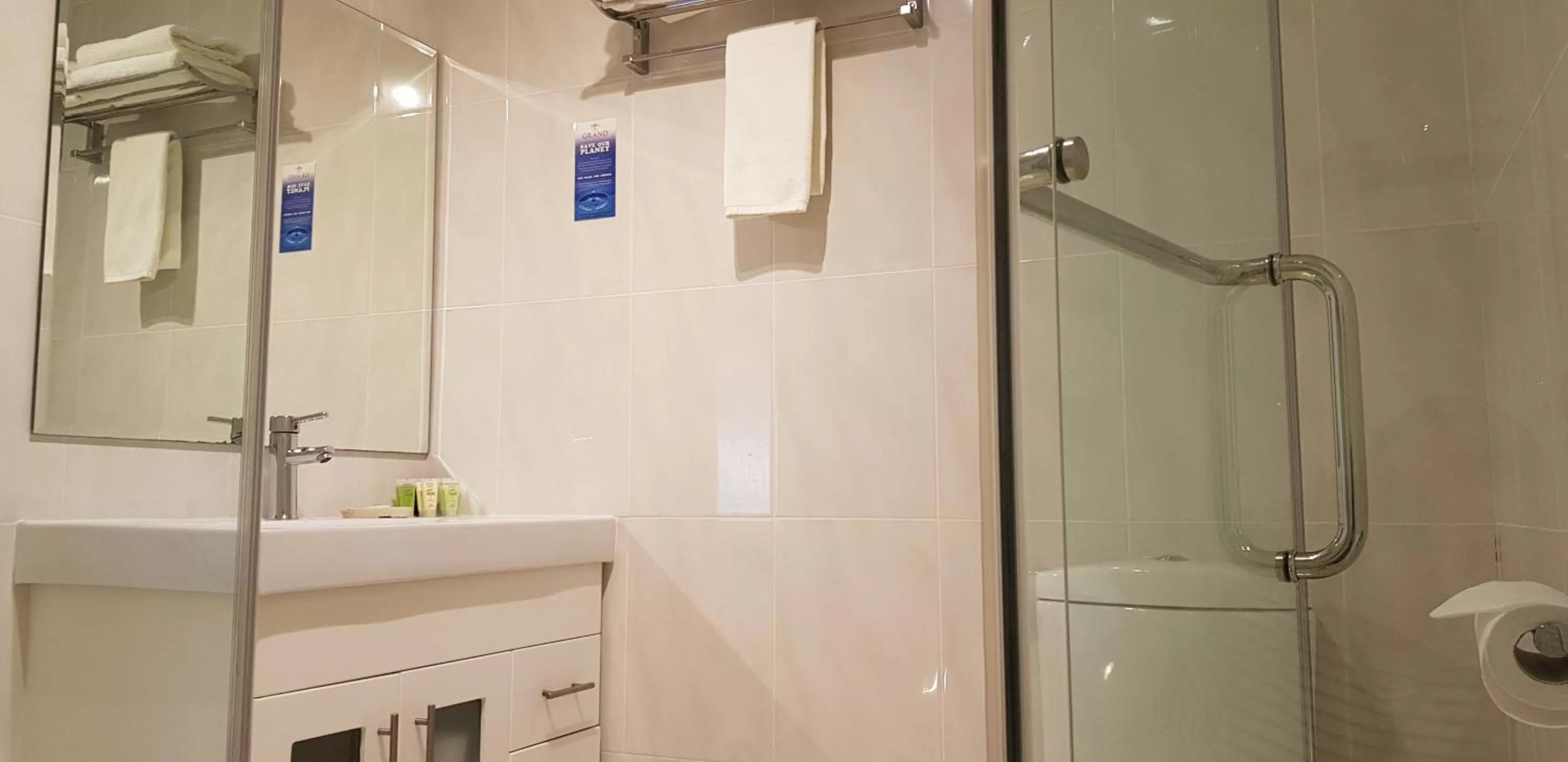 Shower in The Grand Motel