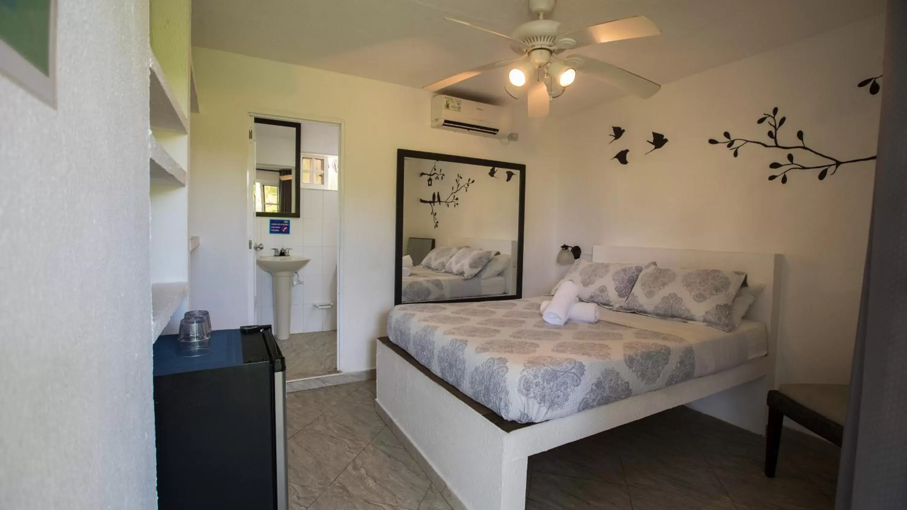 Double Room in Hosteria Mar y Sol Double Room in Hosteria Mar y Sol