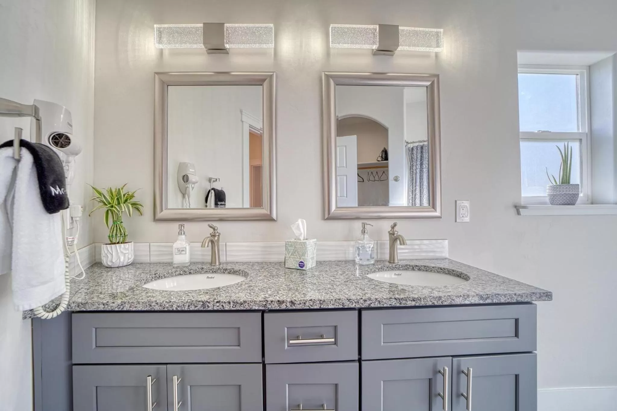 Bathroom in TJ Rancher - West Side Twin Falls