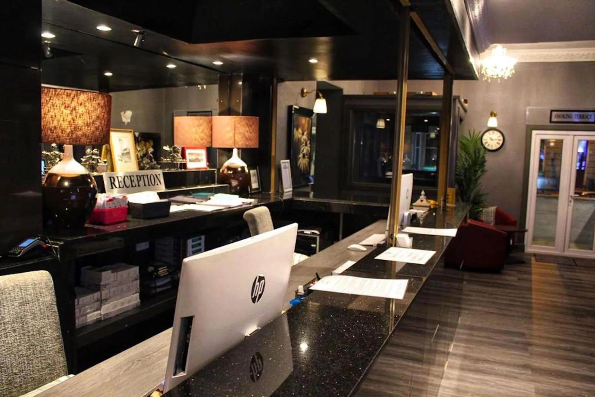 Lobby or reception in Devoncove Hotel Glasgow