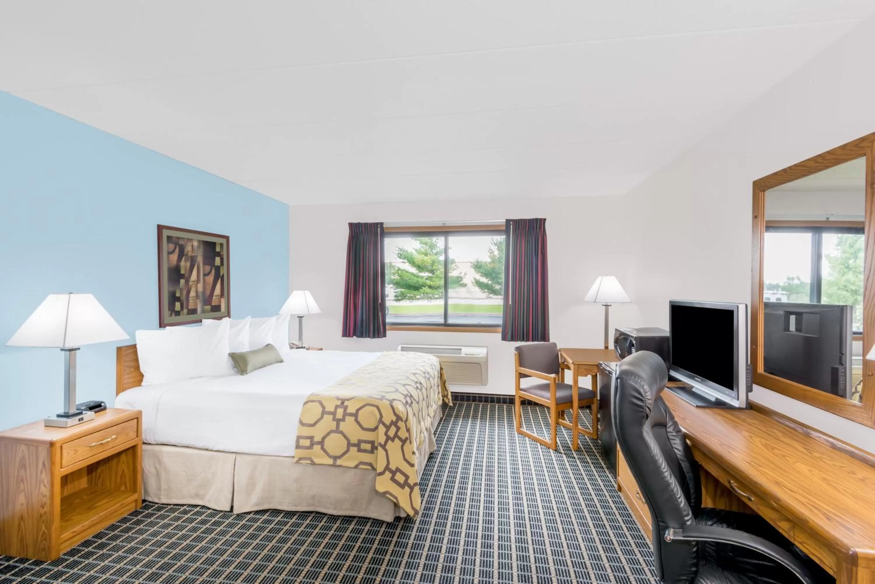 Studio King Suite - Non-Smoking in Baymont by Wyndham Marshalltown