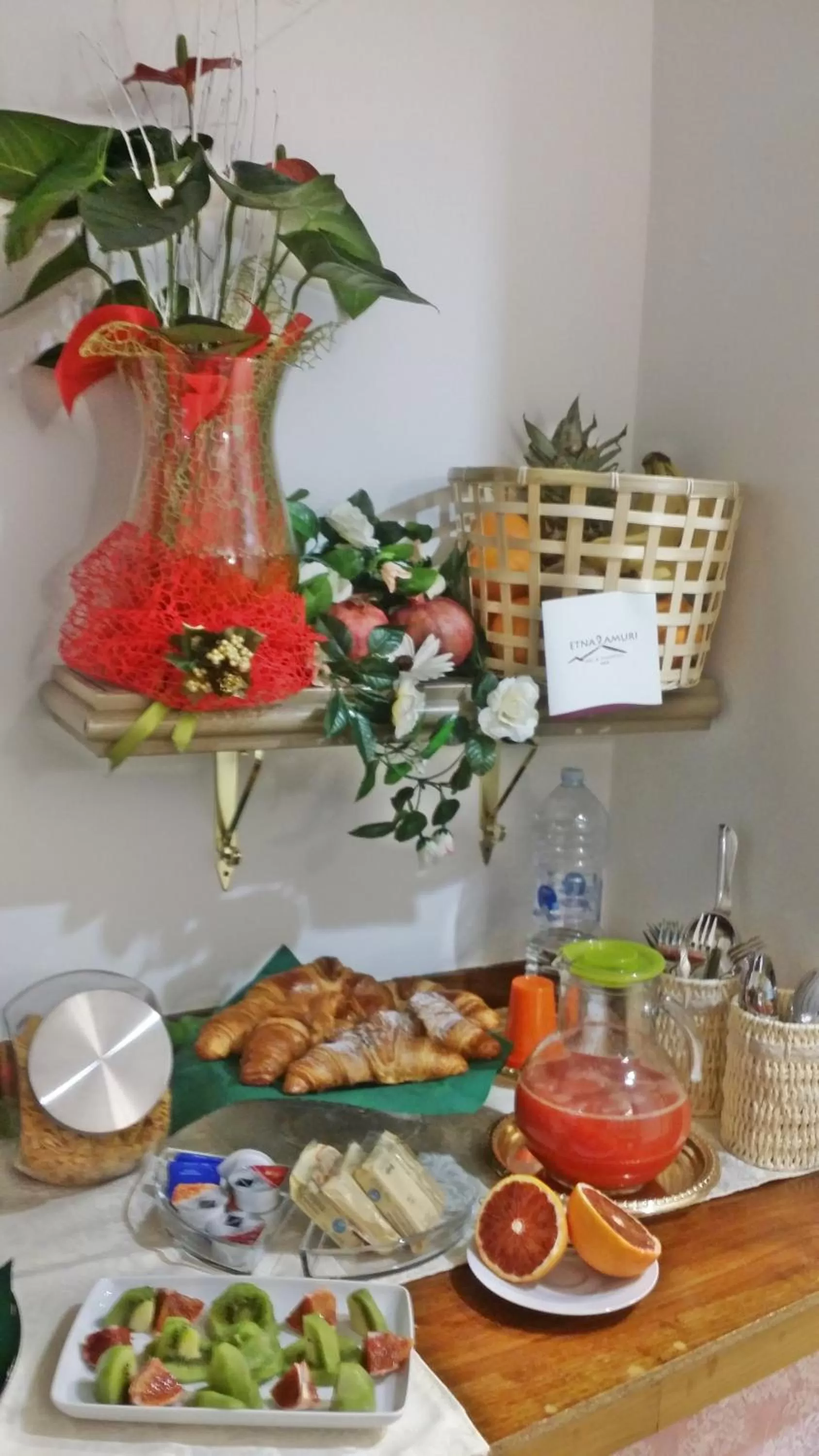 Communal kitchen in B&B Sicily Luxury