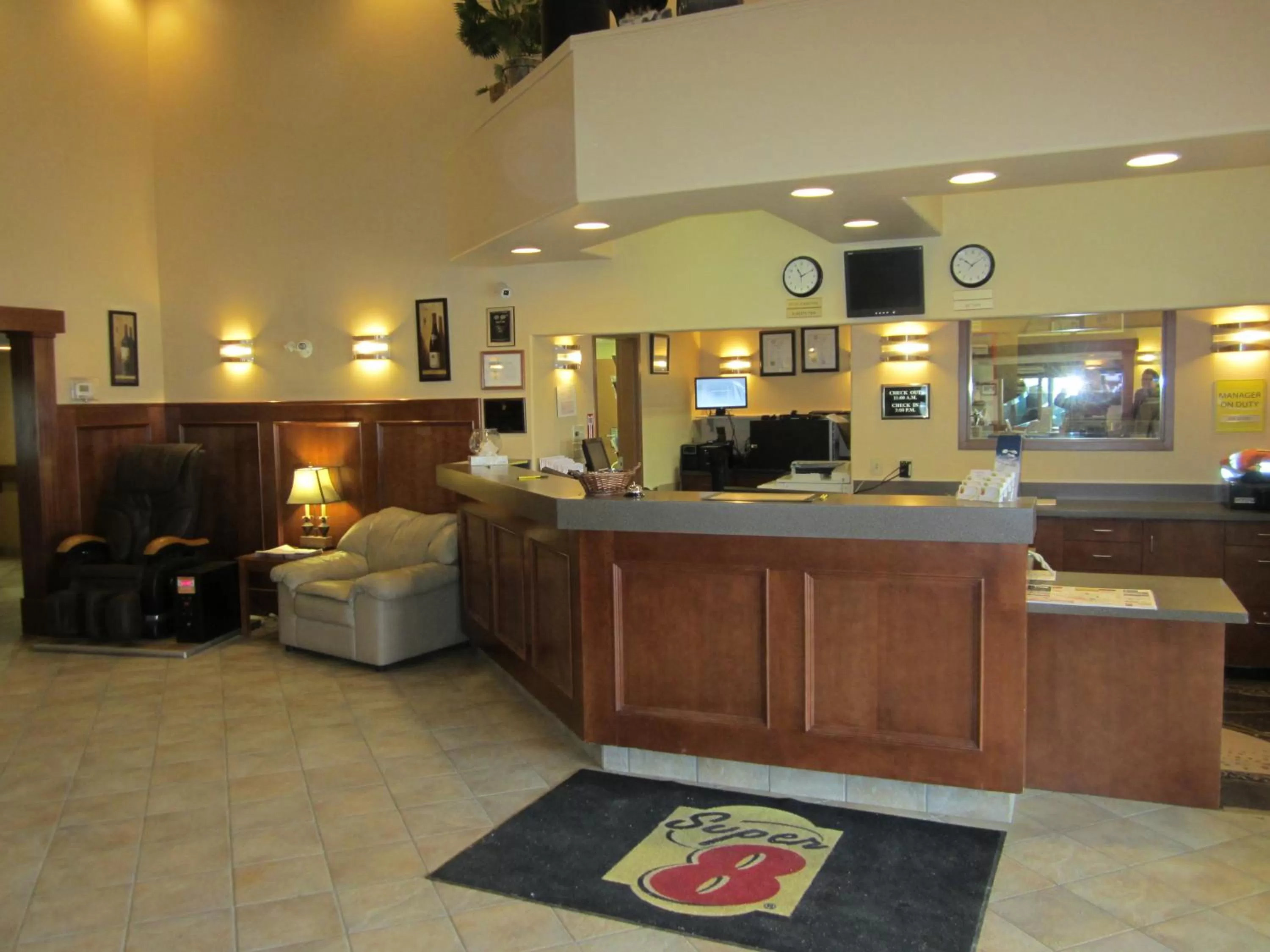 Lobby or reception in Super 8 by Wyndham Fort St. John BC