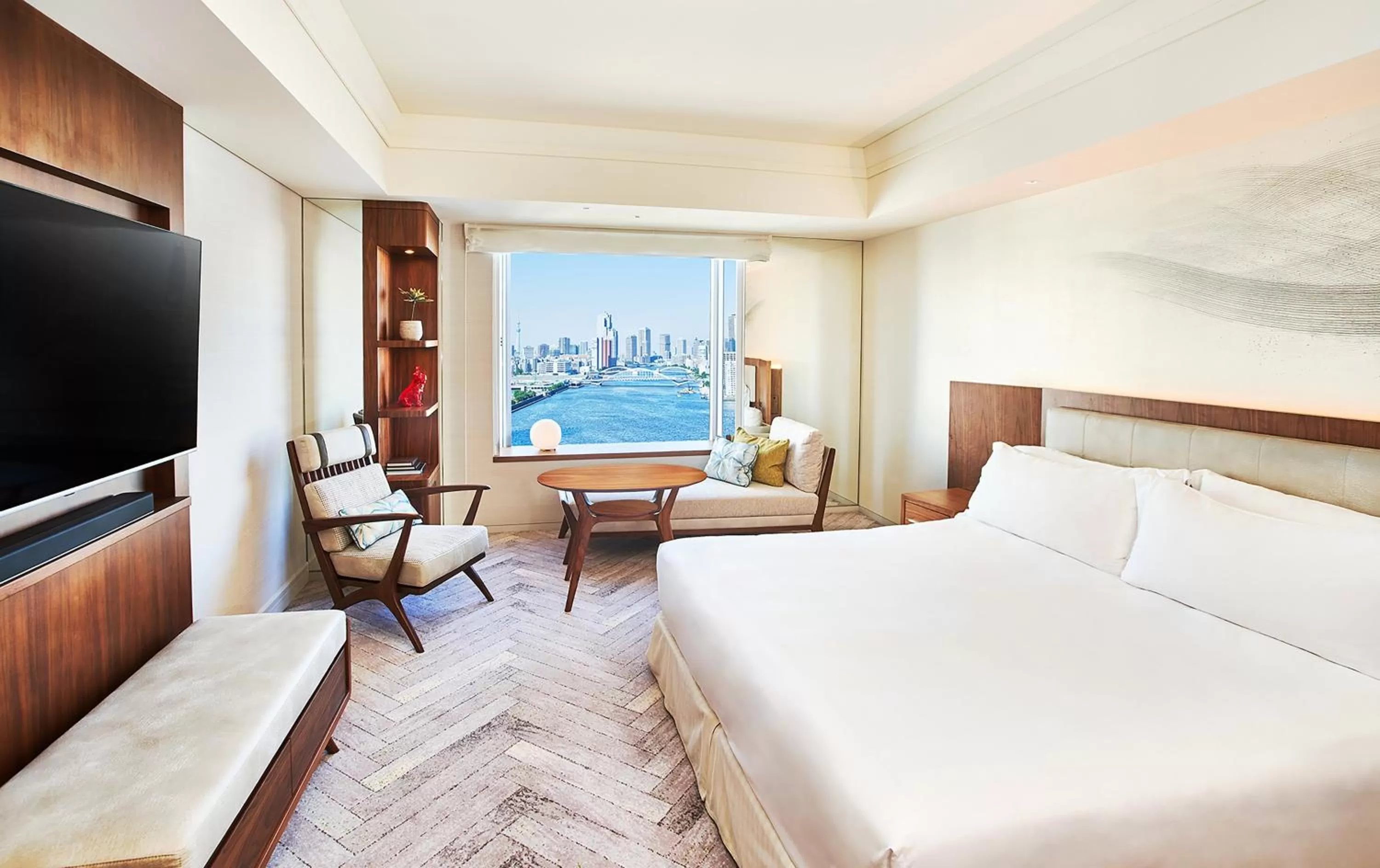 Photo of the whole room, Bed in InterContinental Tokyo Bay by IHG