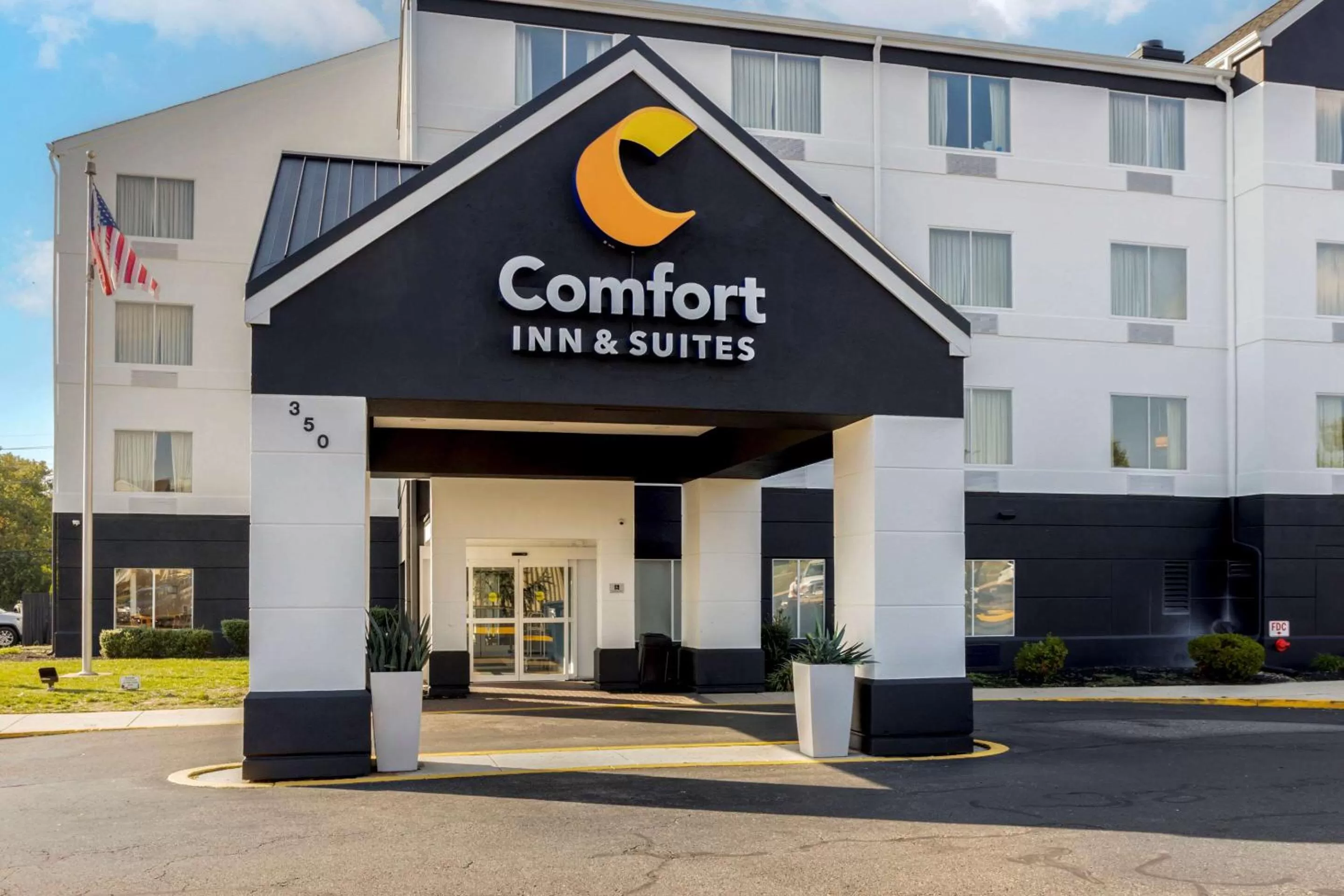 Property building in Comfort Inn & Suites Mt Laurel-Philadelphia