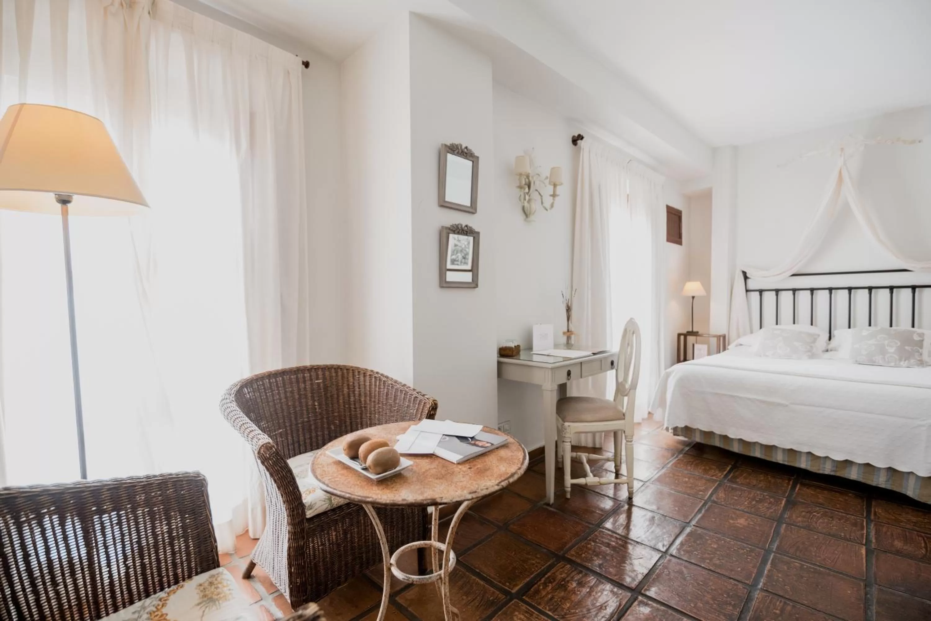 Photo of the whole room, Bed in Palacio De Los Navas