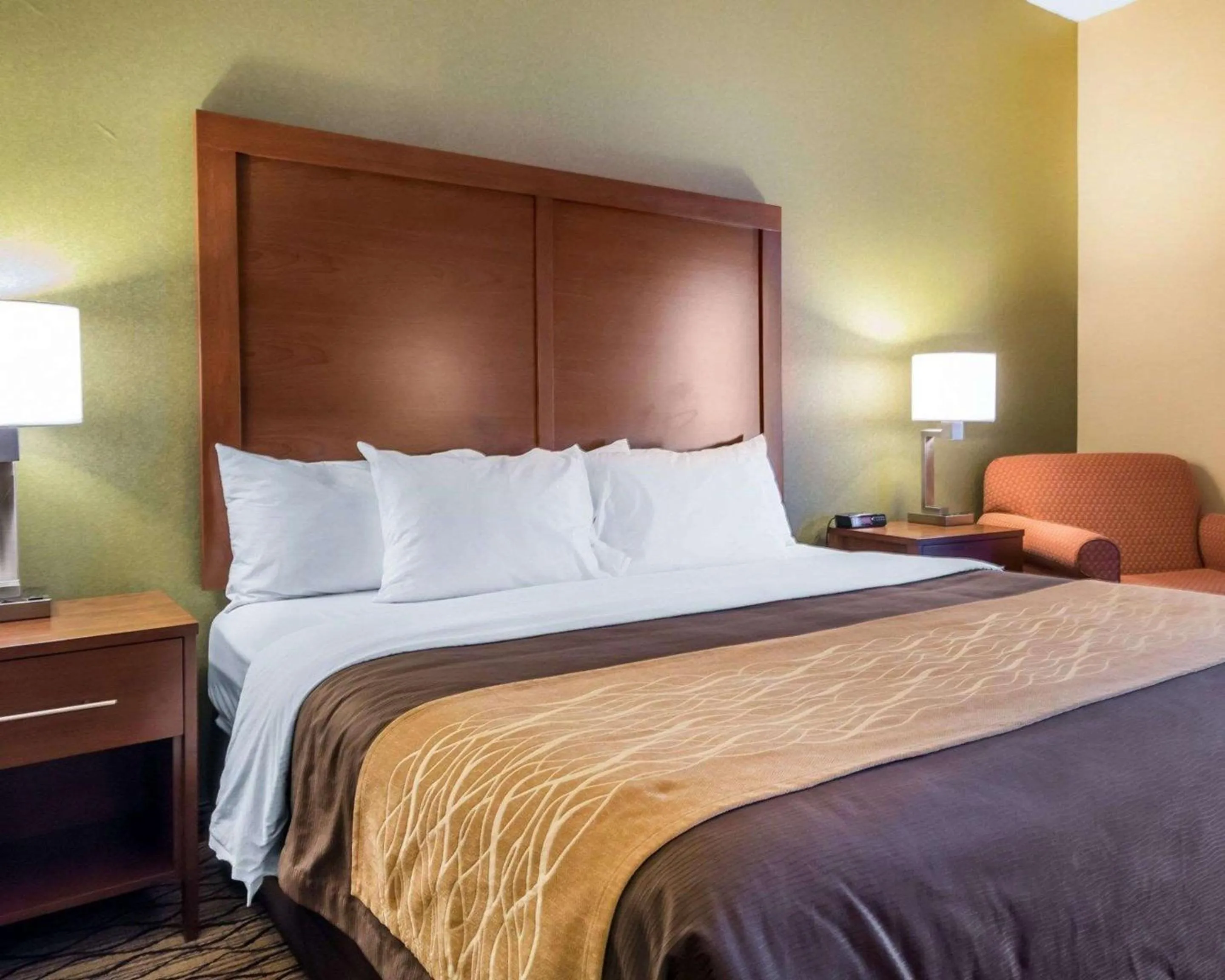 Photo of the whole room, Bed in Comfort Inn Winchester