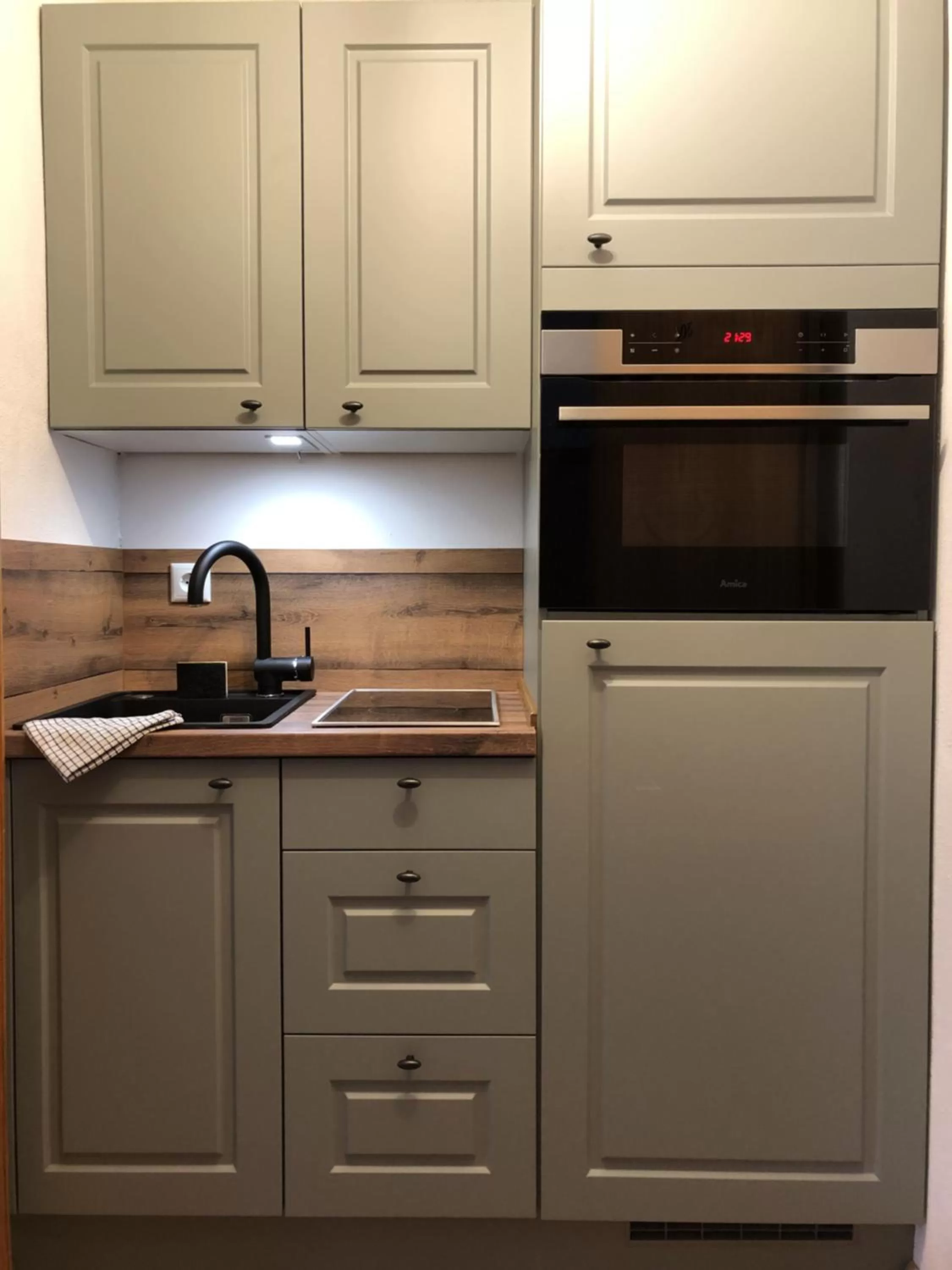 Kitchen/Kitchenette in Pension und Ferienwohnung Frech