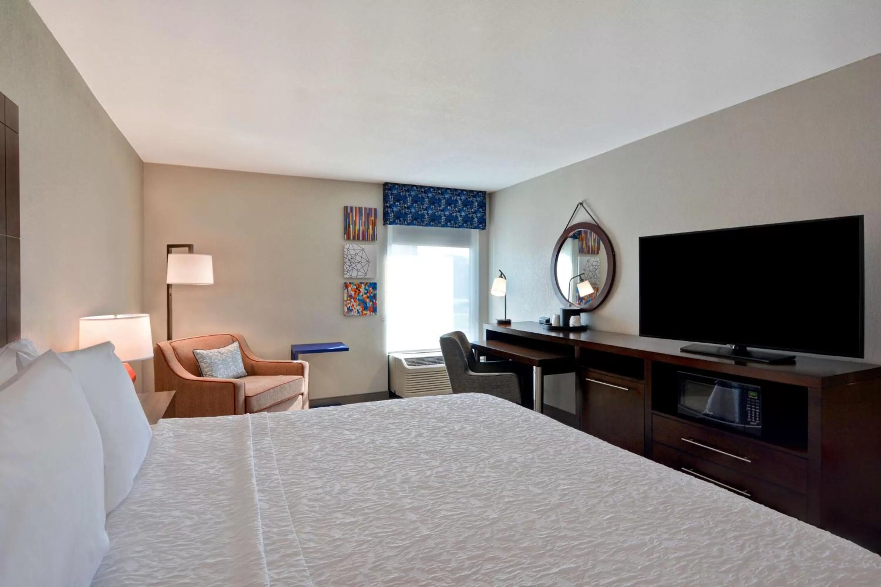 Bed in Hampton Inn Anderson