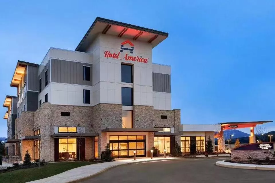 Property building in Snoqualmie Inn by Hotel America