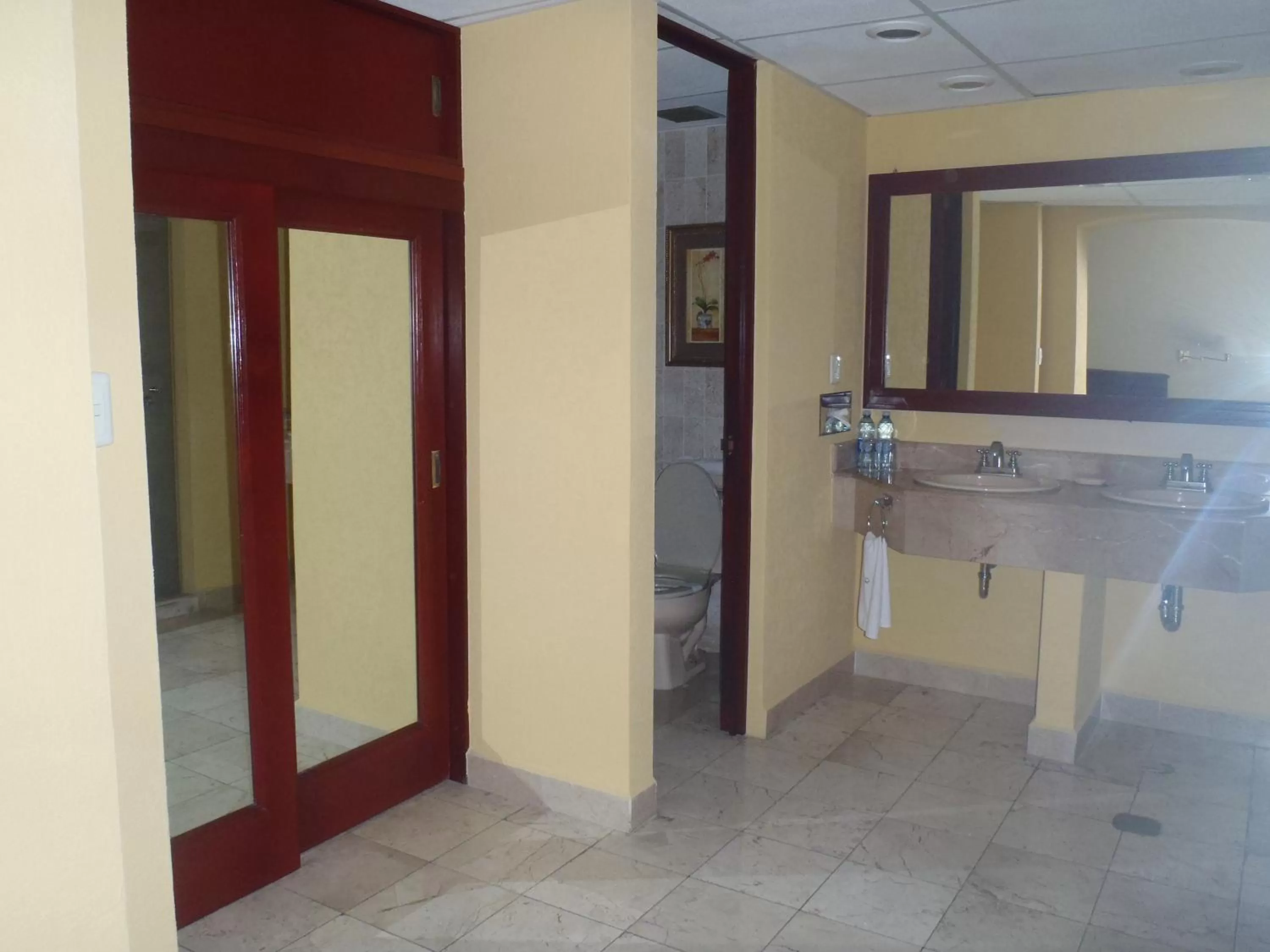 Photo of the whole room in Hotel Casa Real Tehuacan