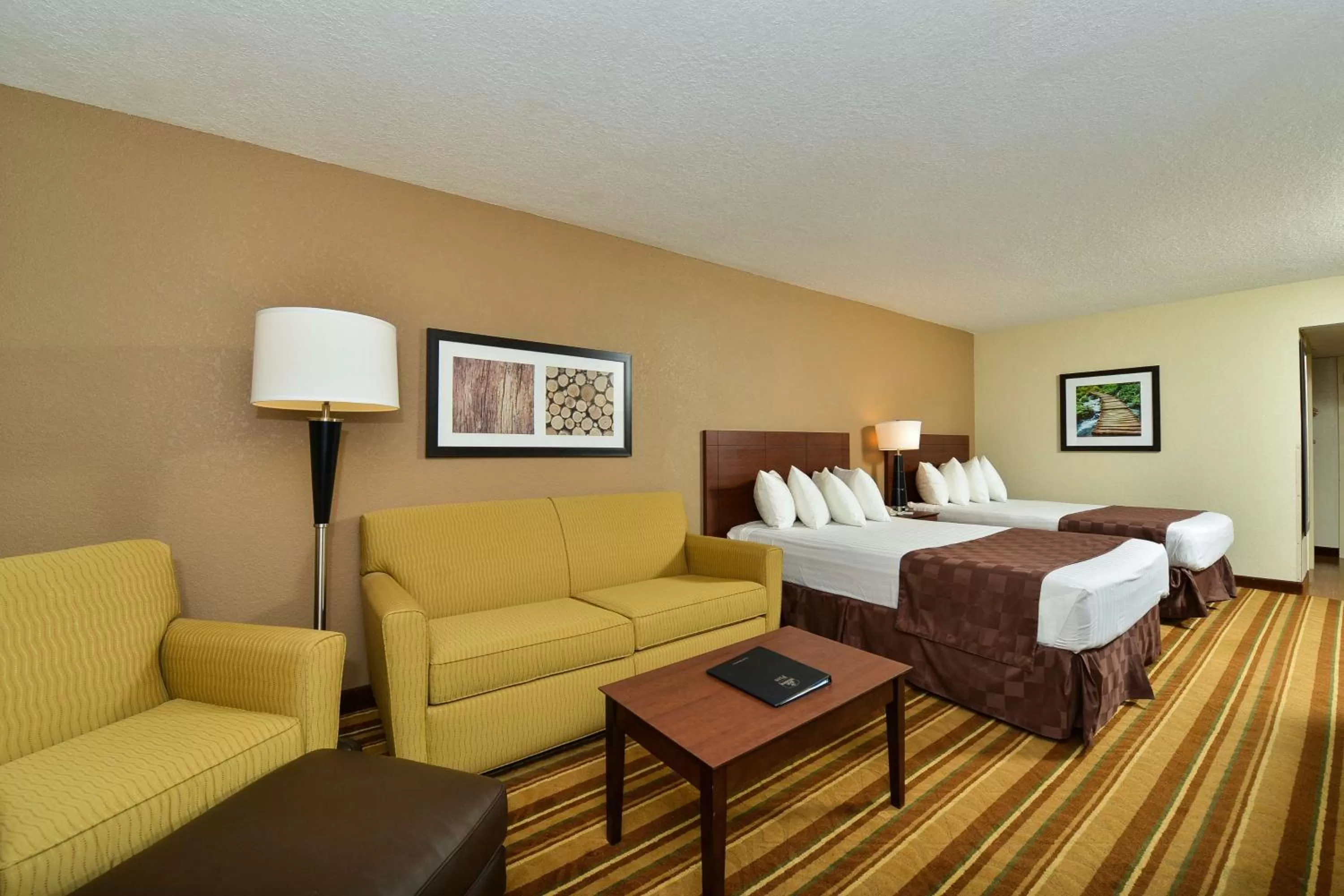 Queen Room with Two Queen Beds - Non-Smoking in Best Western Regency Inn