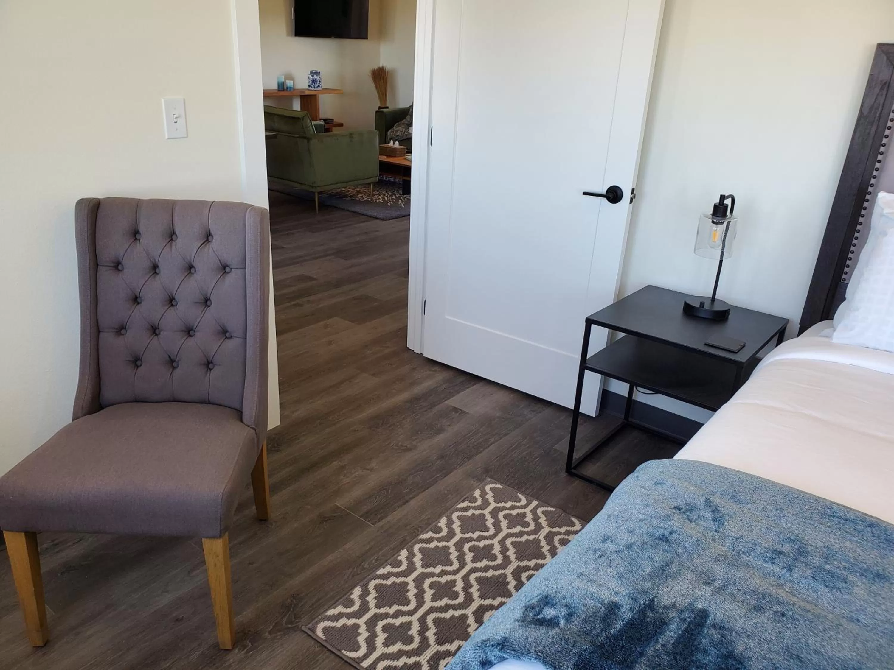 Bed in Moonstone Beach Motel