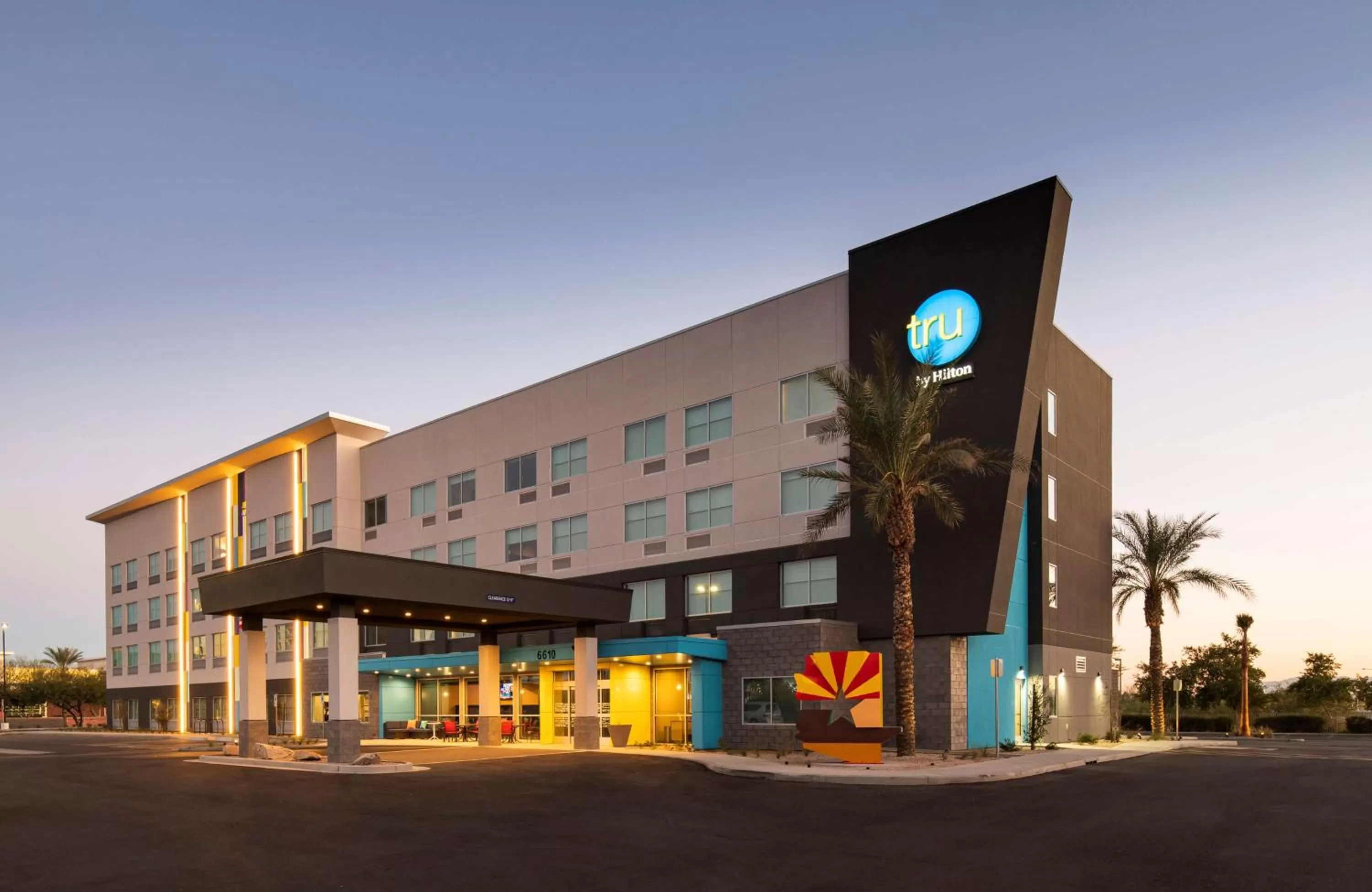 Property building in Tru By Hilton Phoenix Glendale Westgate