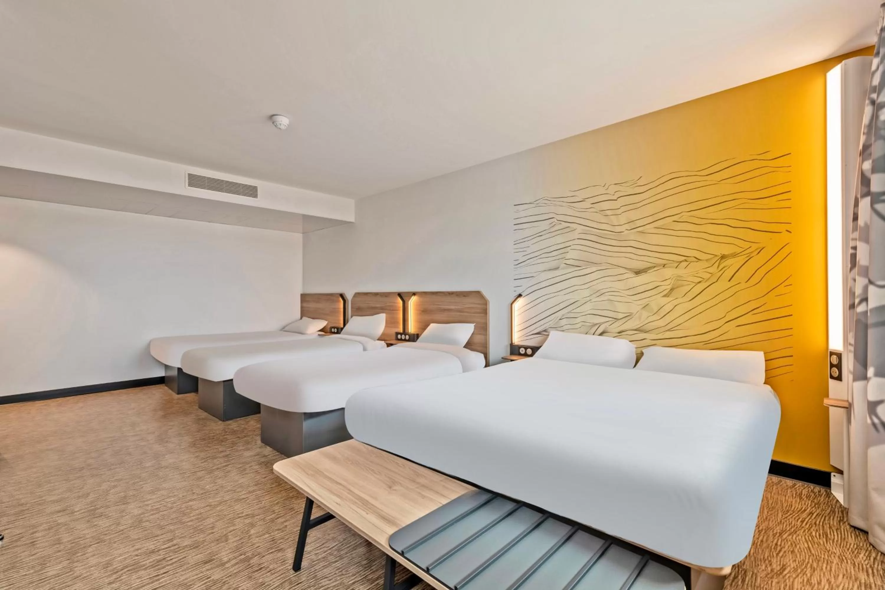 Bed in B&B HOTEL Brest Centre Port de Commerce