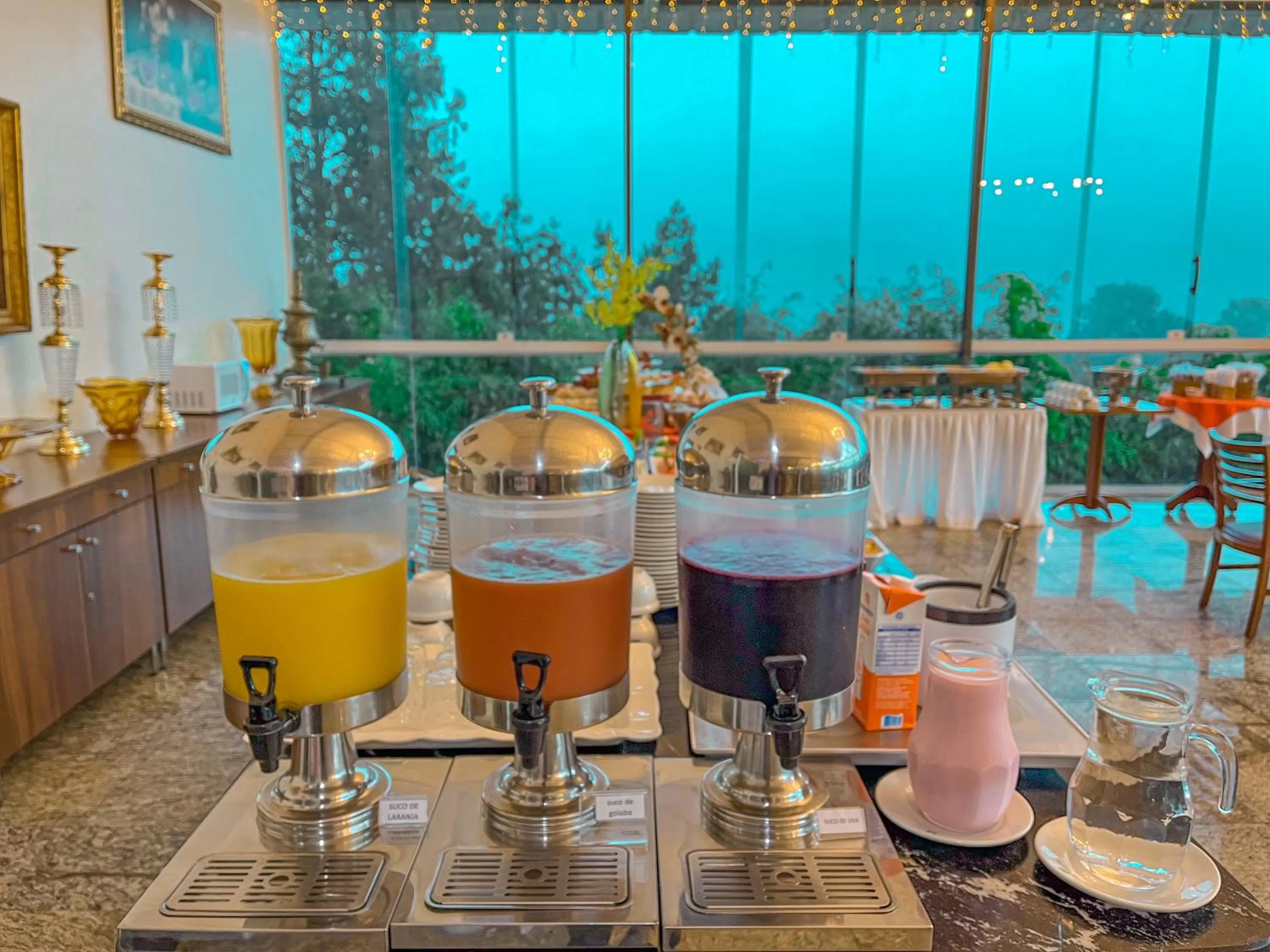 Swimming pool in Hotel Dan Inn Campos do Jordão