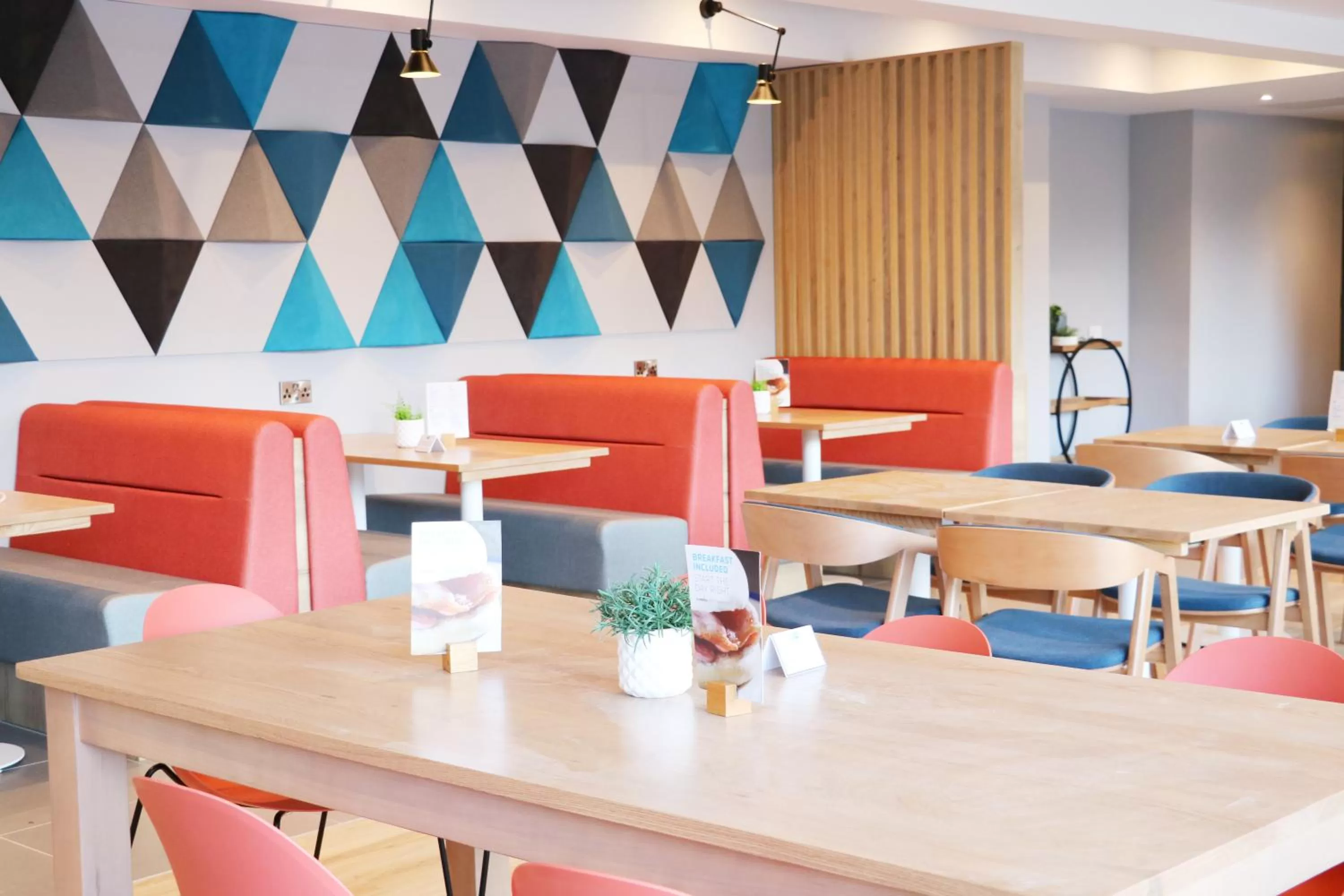 Breakfast in Holiday Inn Express, Chester Racecourse by IHG